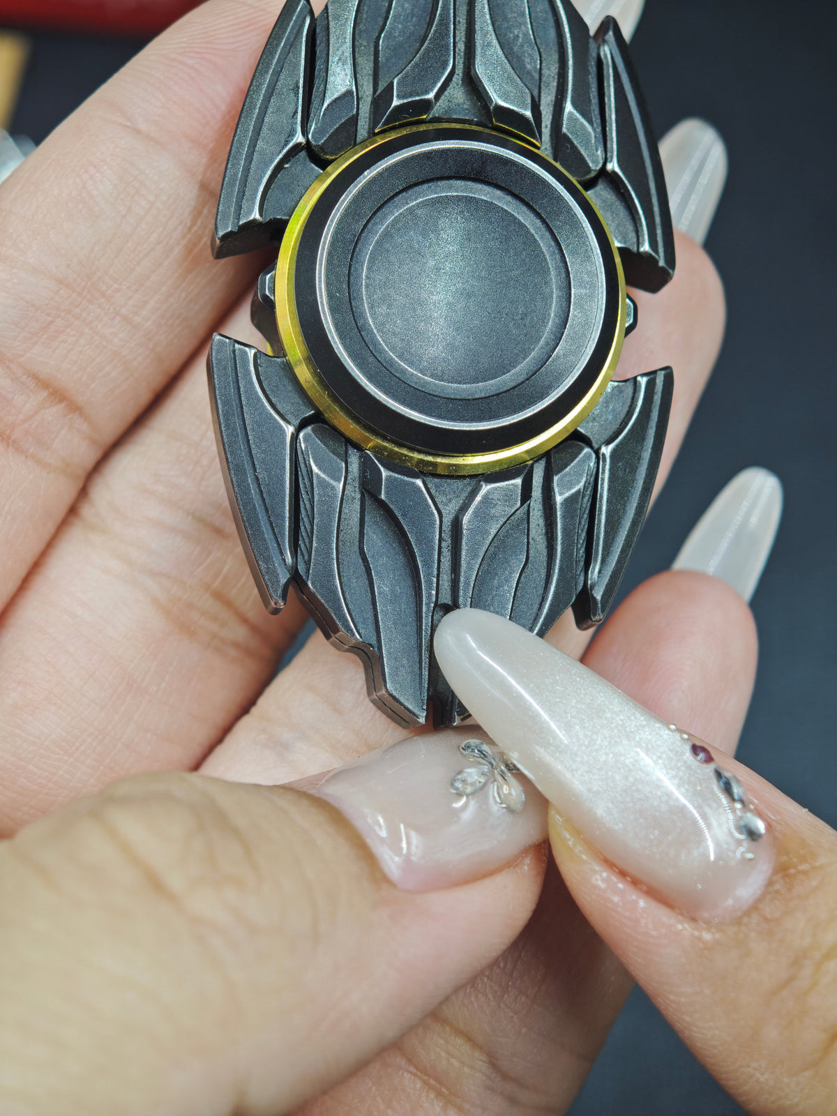 Dark Shell Opening Stainless Steel