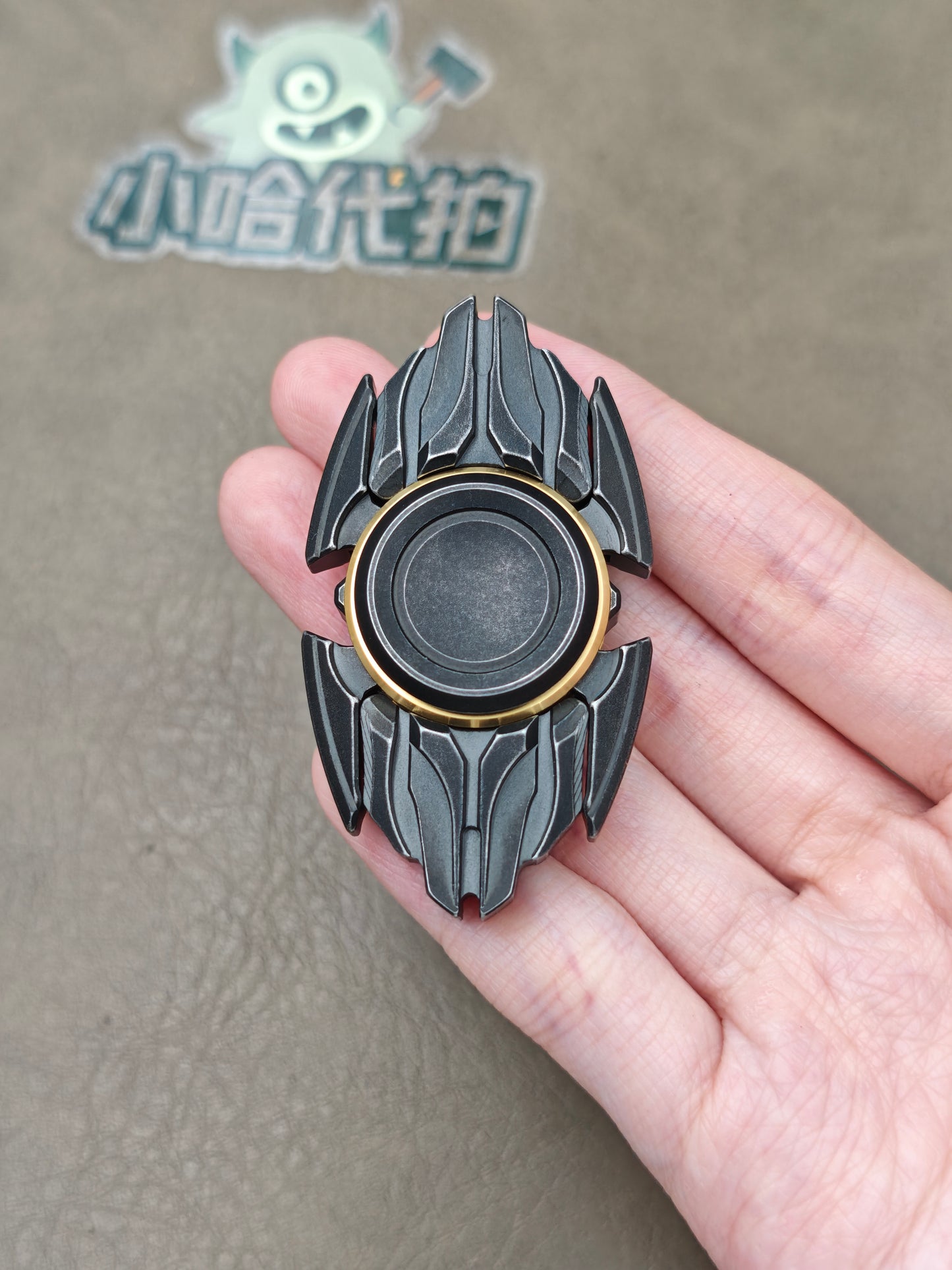 Dark Shell Opening Stainless Steel