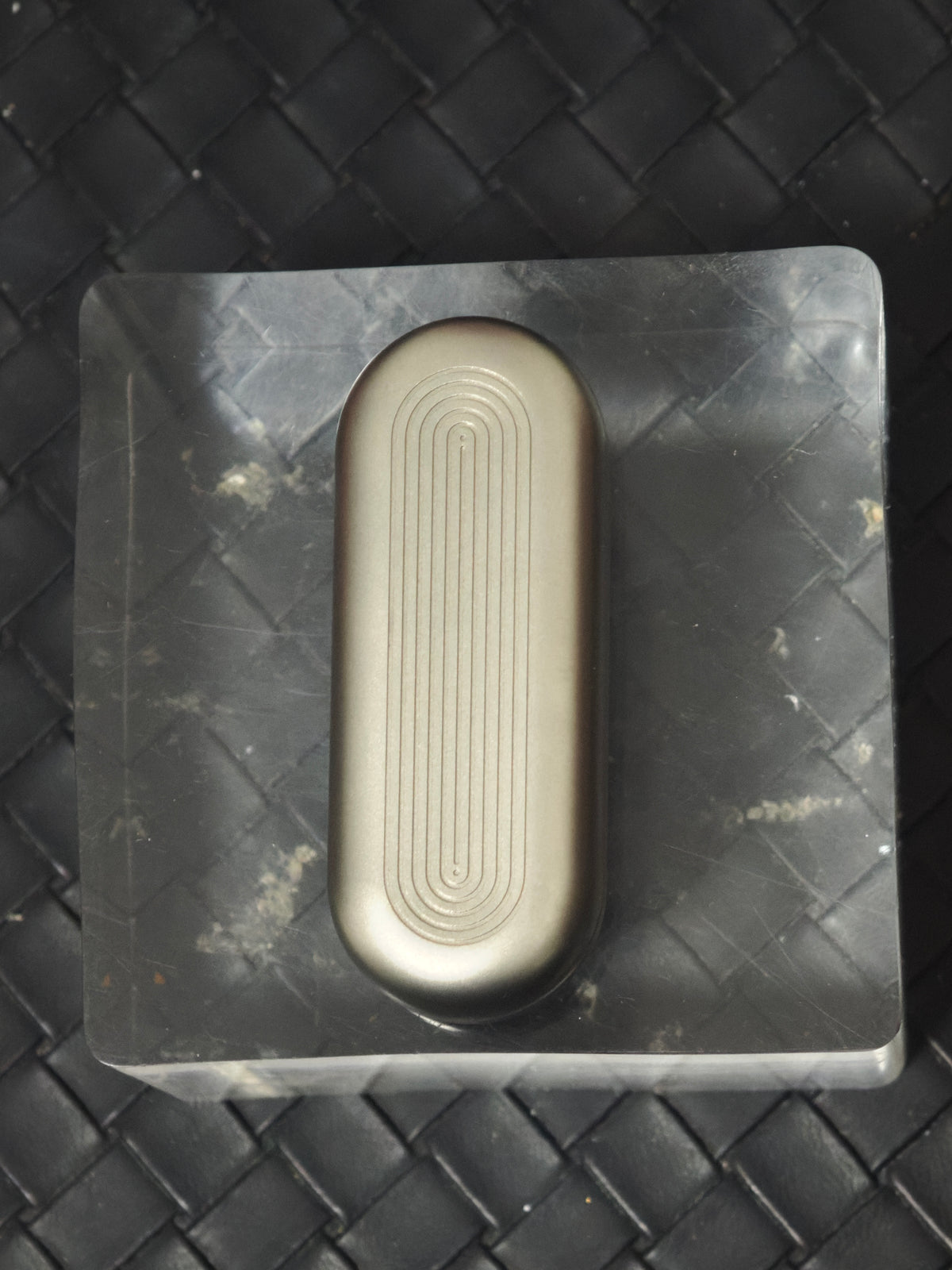 Floating Cloud Titanium
