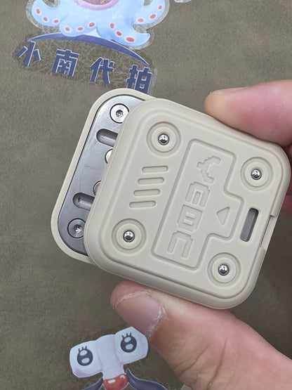 P Cube PEEK