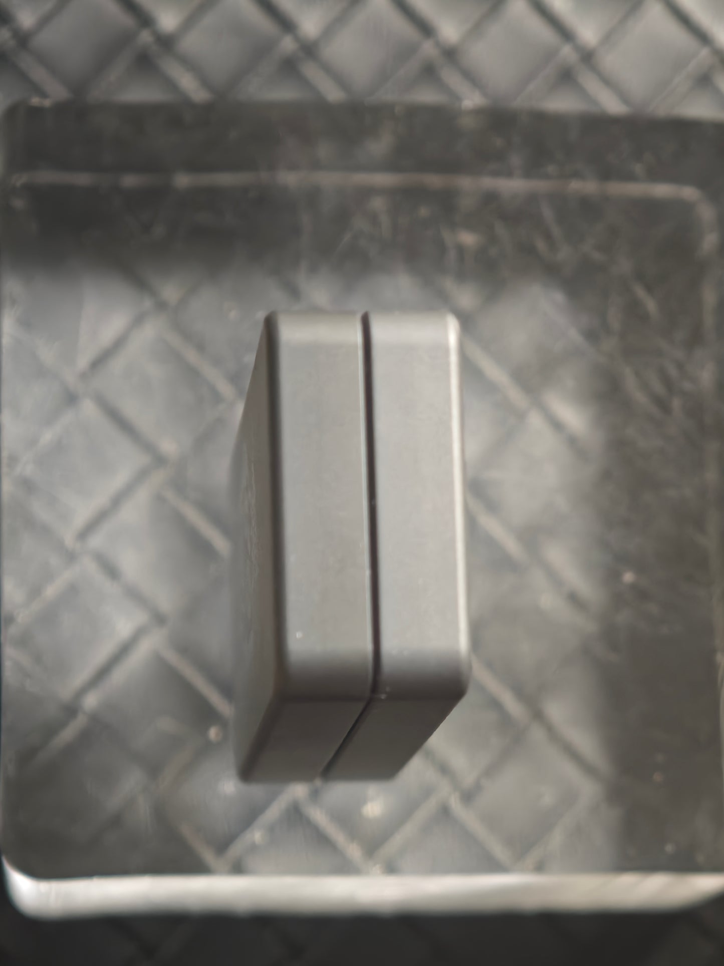 Mute Zirconium