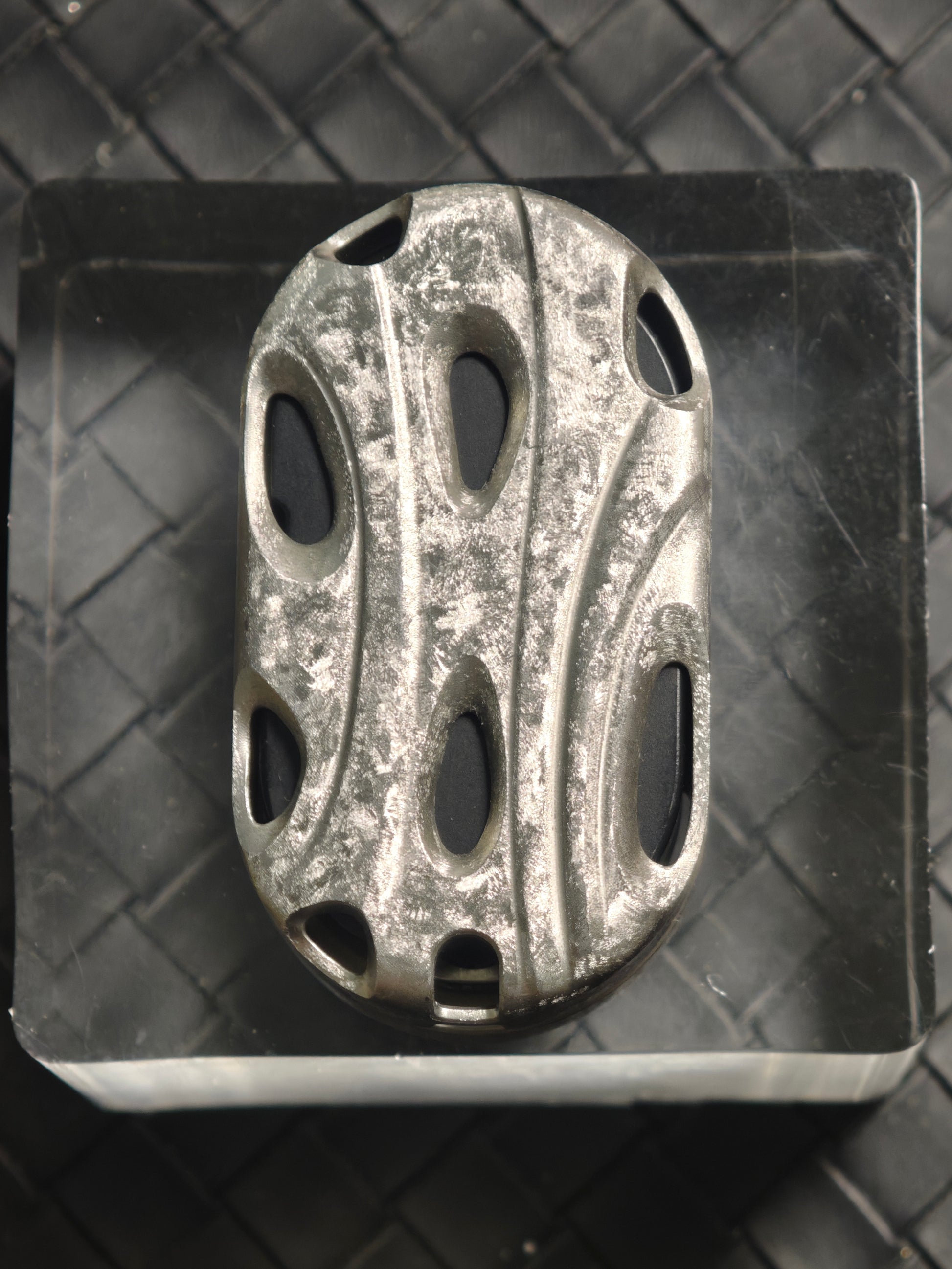 Lag Stainless Steel