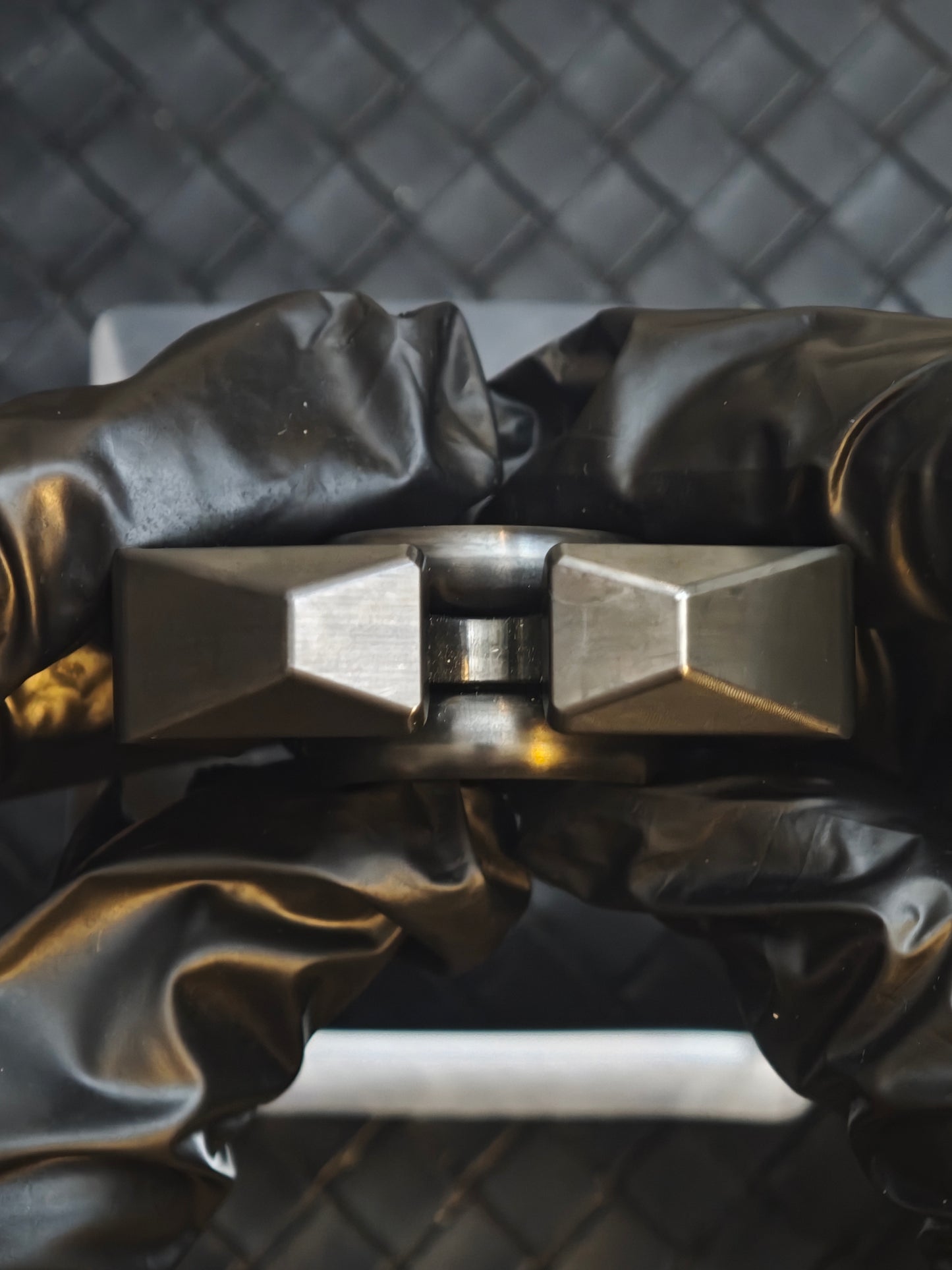 Tri Leaf Crossbone Zirconium
