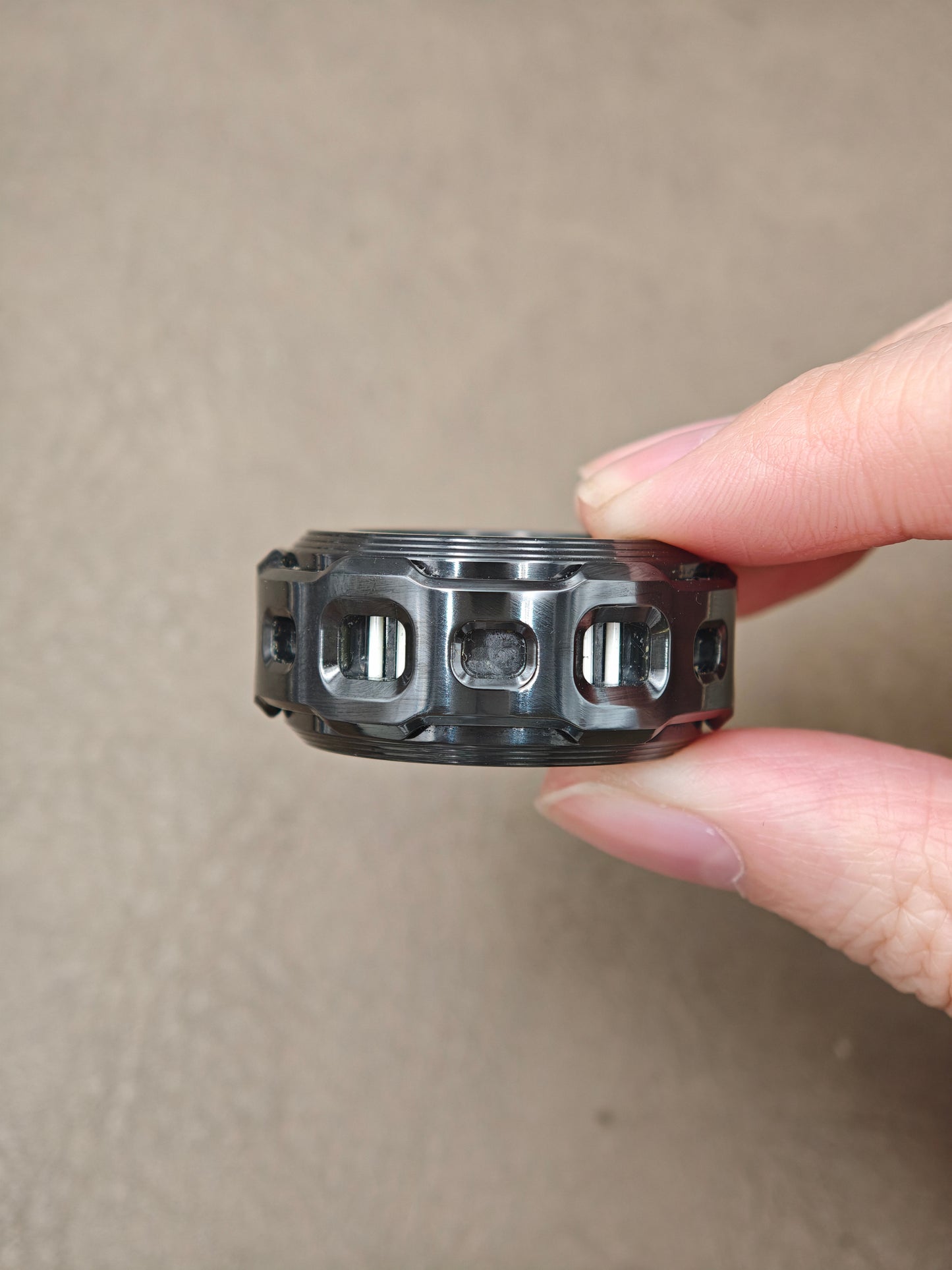 Shadow Raider Ratchet Zirconium Polished