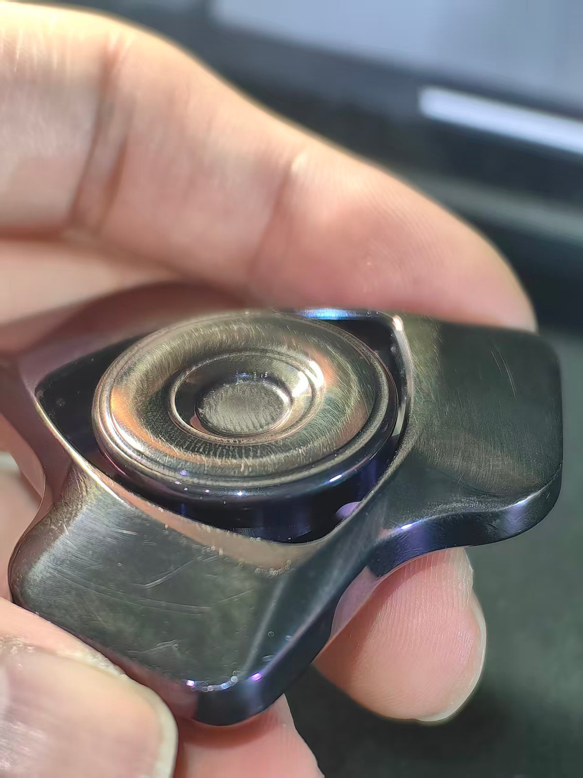Phantom Dual Leaf Zirconium Anodized