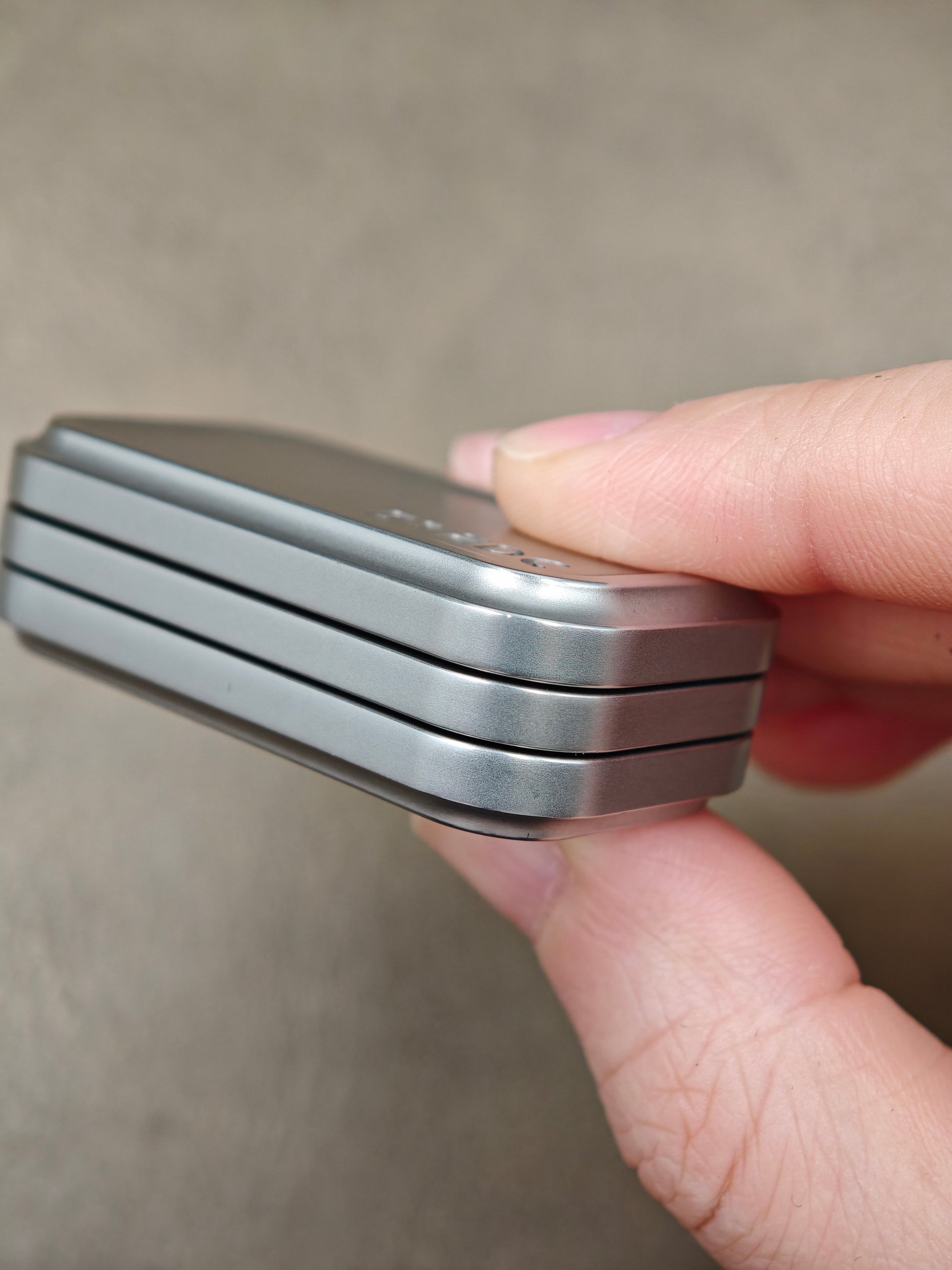 Magnet Feel Stainless Steel
