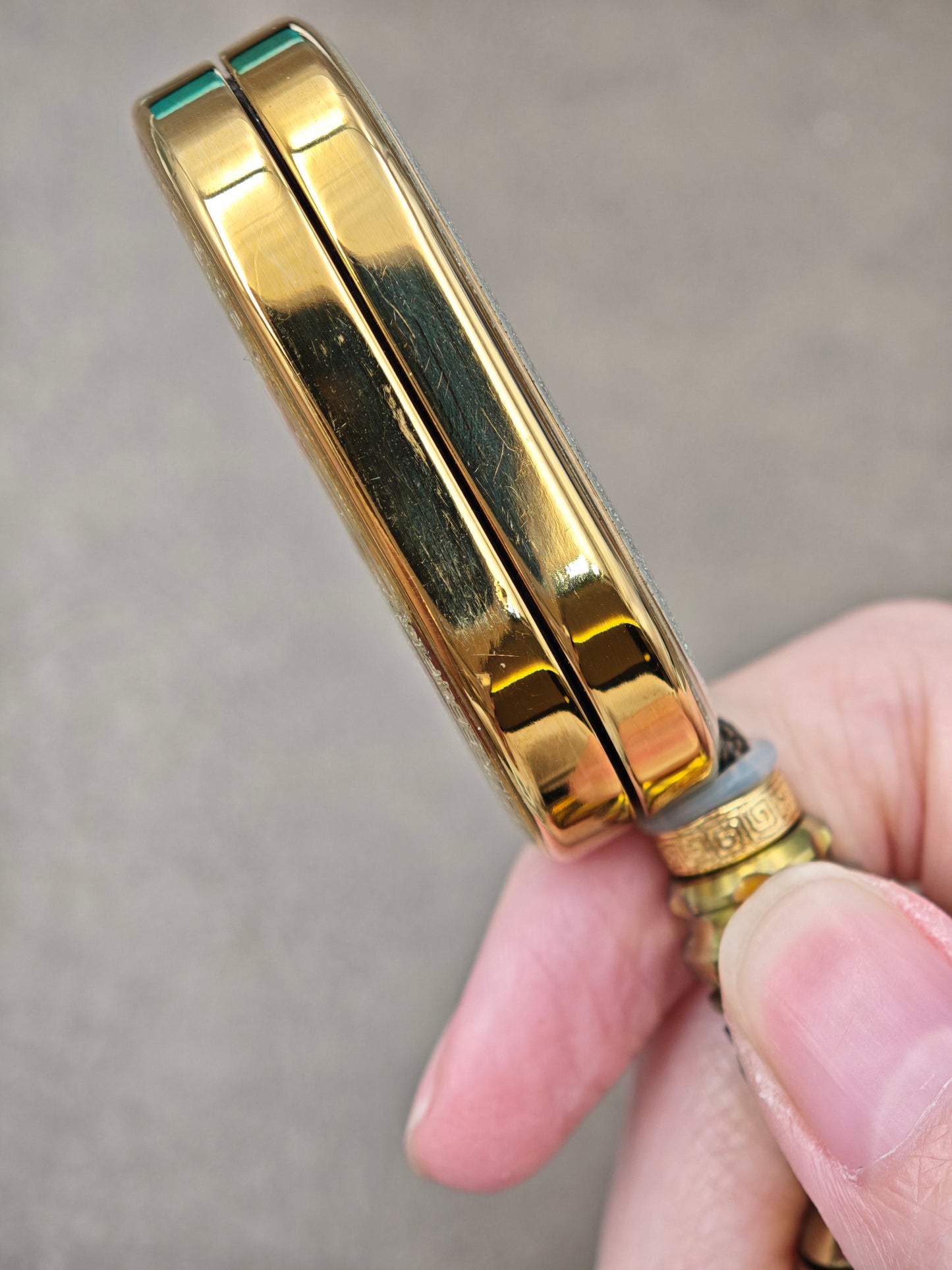 Groove Zirconium