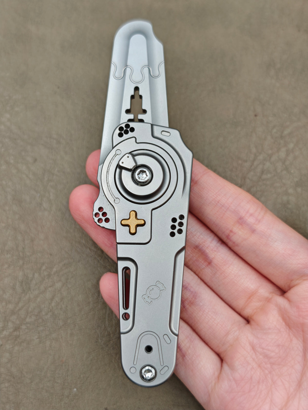 Dimension Slash Pry Bar Titanium