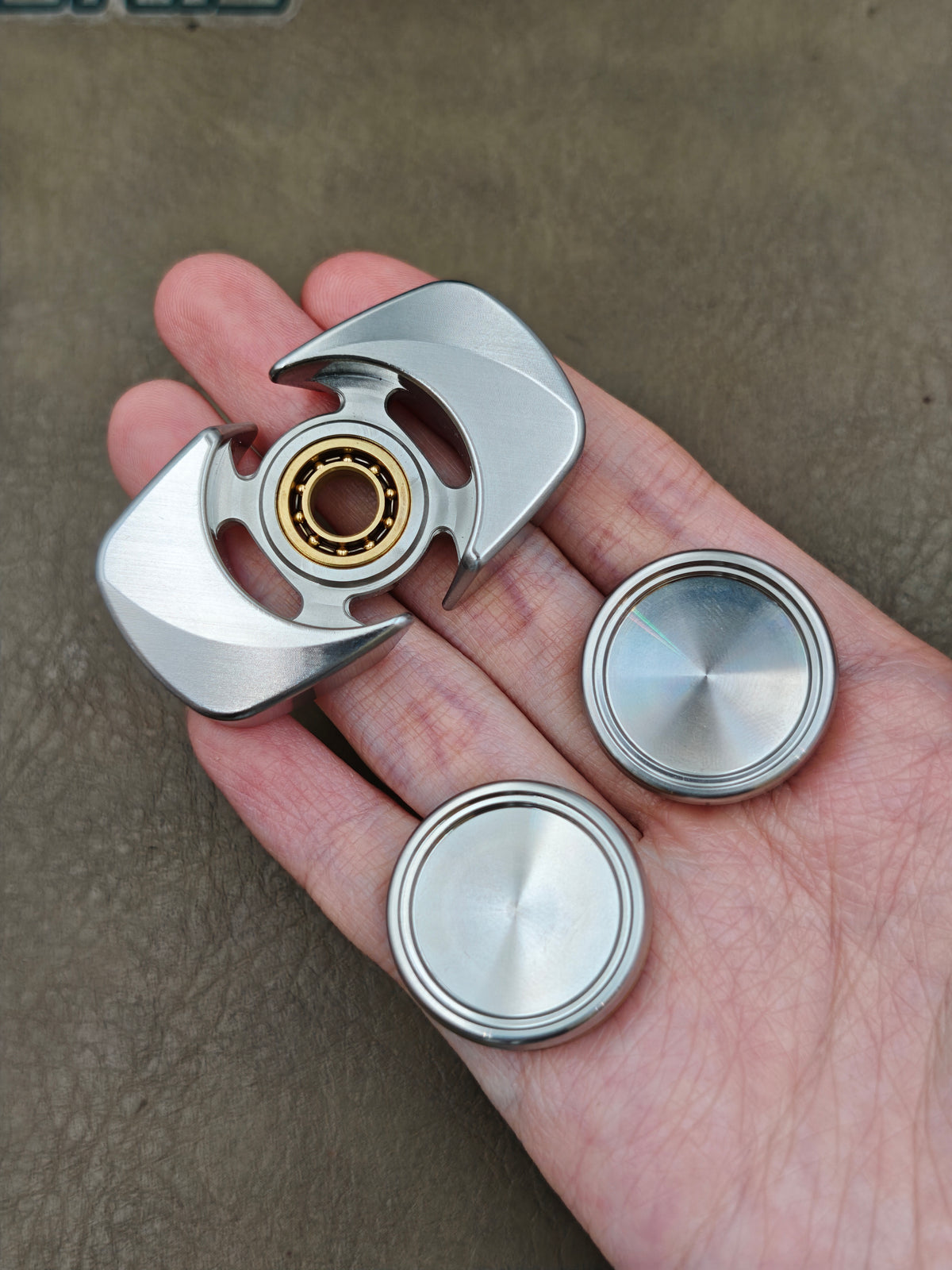 Premium Exquisite Cloud Stainless Steel Machine Finished
