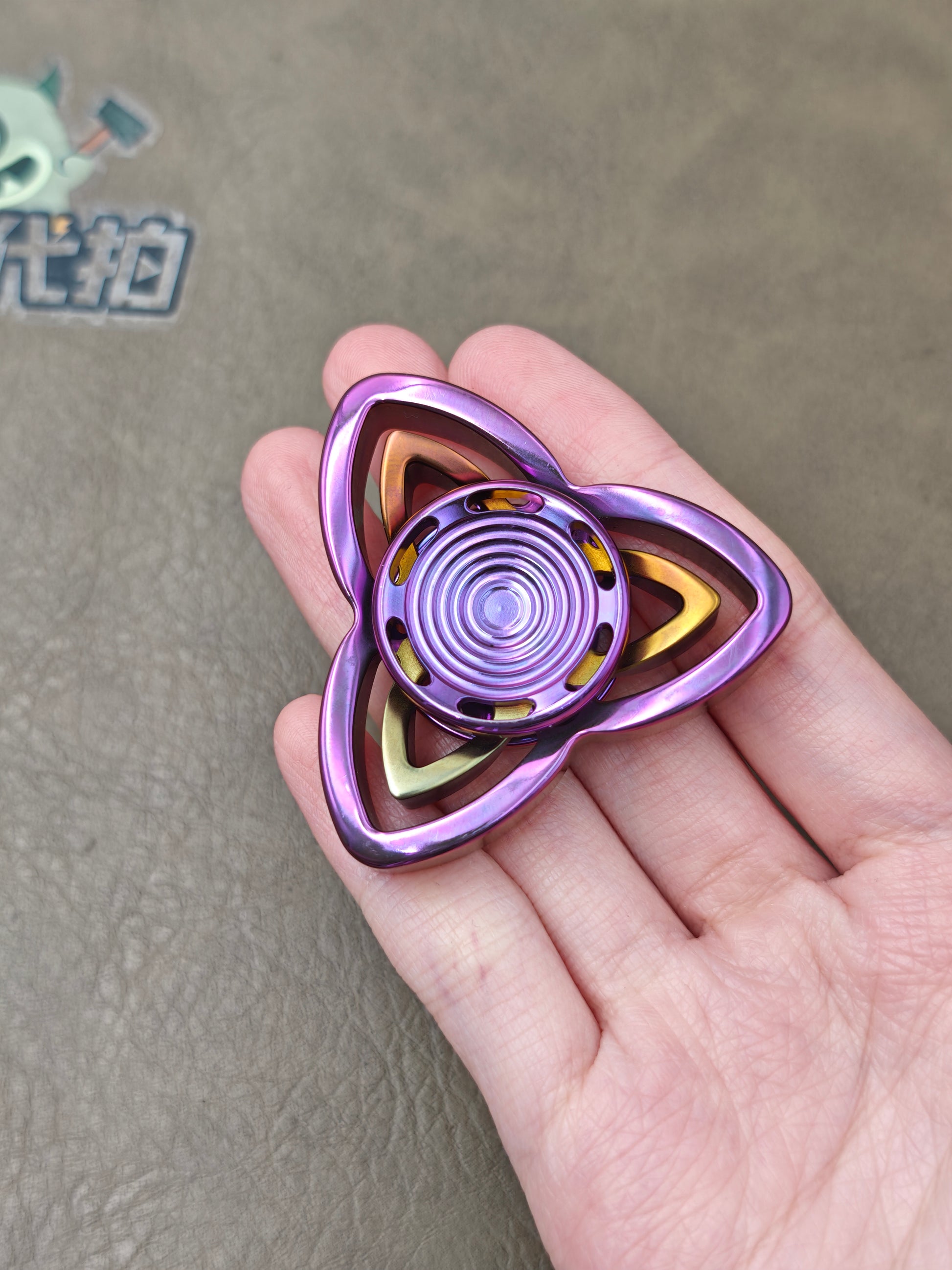 Twin Shadow Zirconium