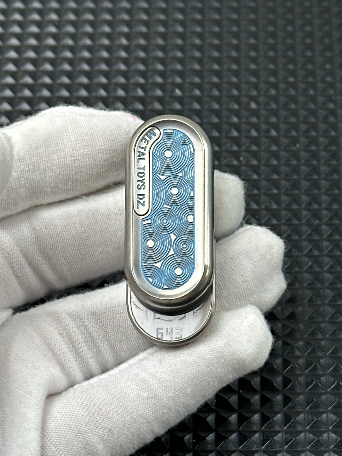 Top B Titanium
