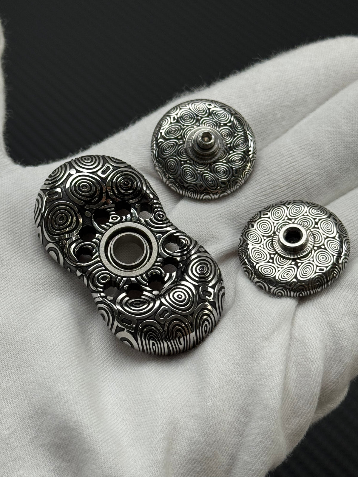 Two-Leaf Cell Damasteel Etched