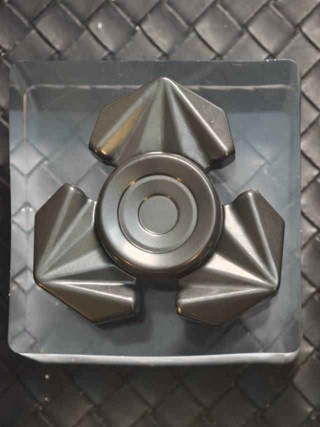 Tri-Leaf Crossbone Zirconium