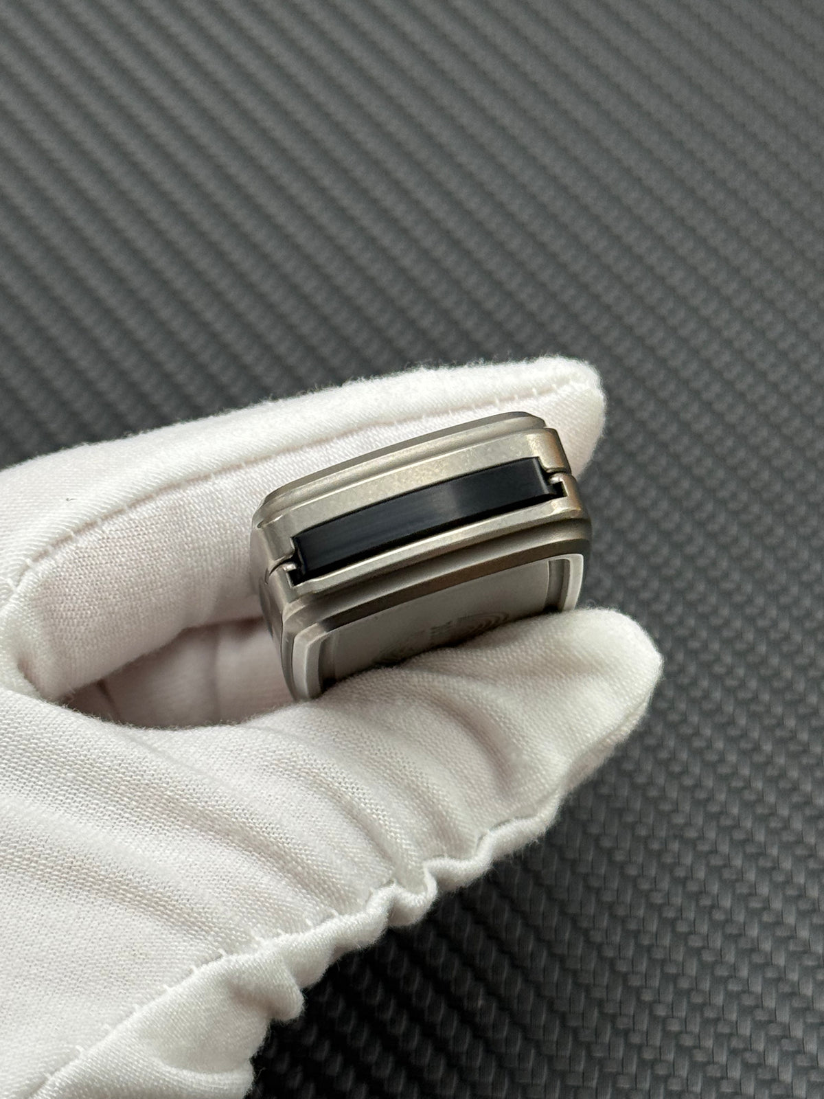 Wormhole Stainless Steel