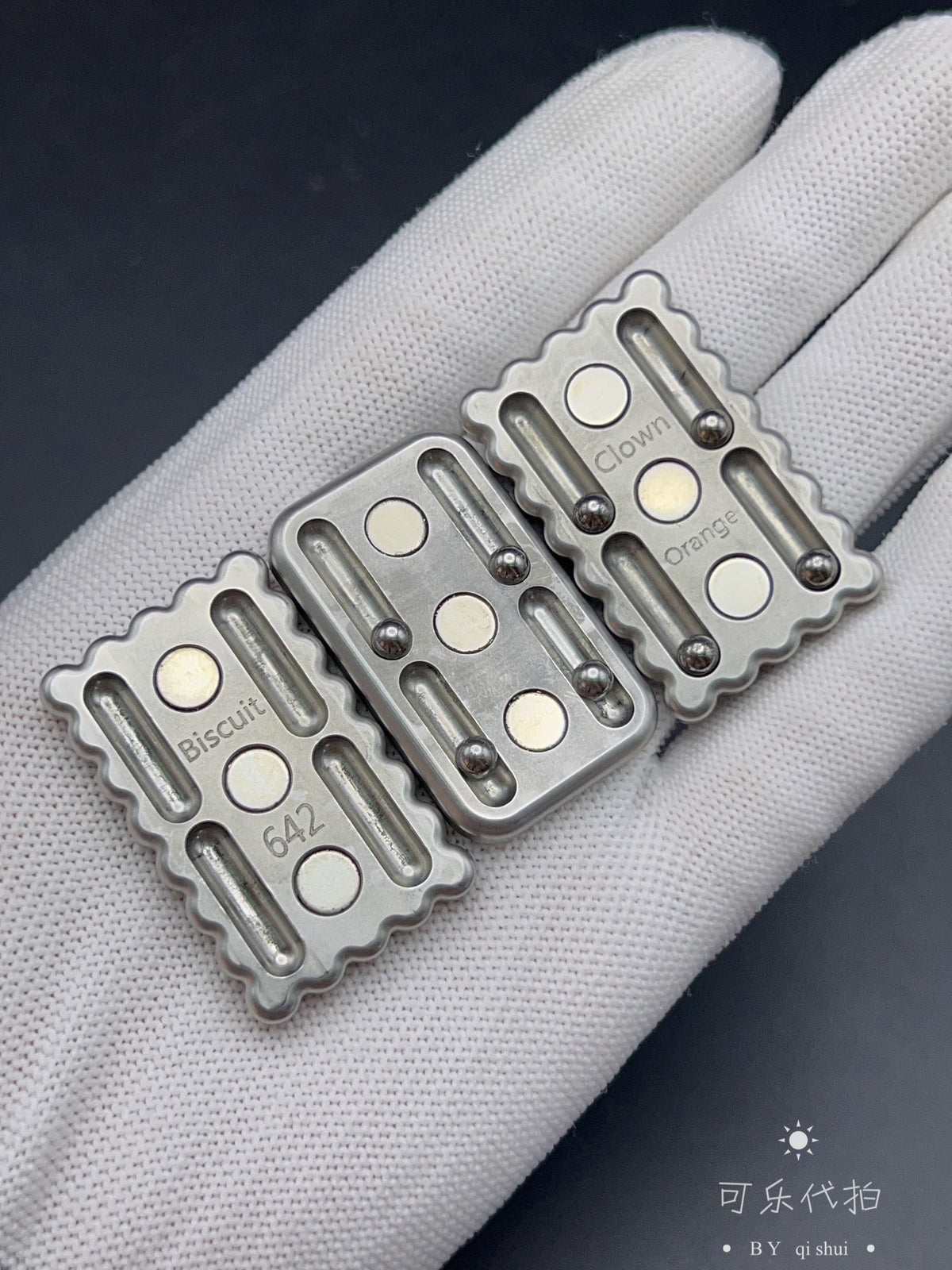 Biscuit Stainless Steel