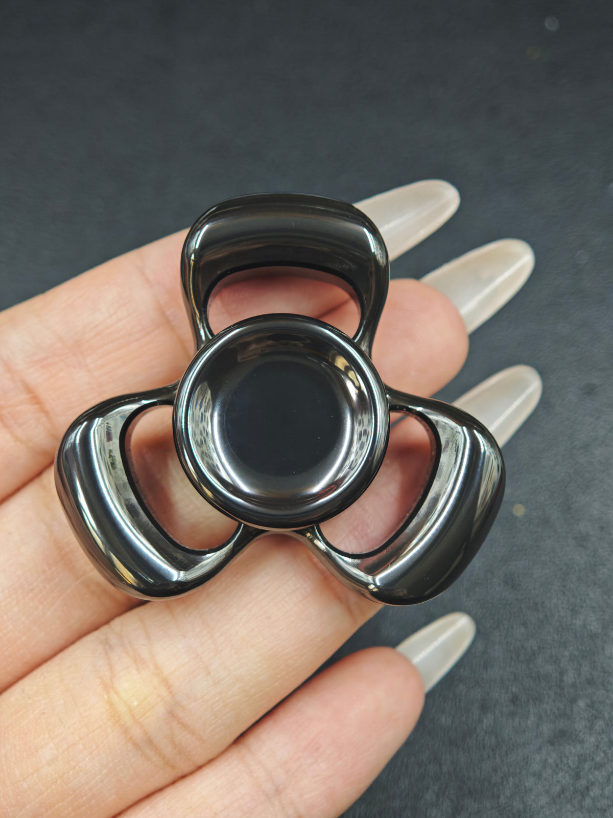 Three-Leaf Horizon Zirconium