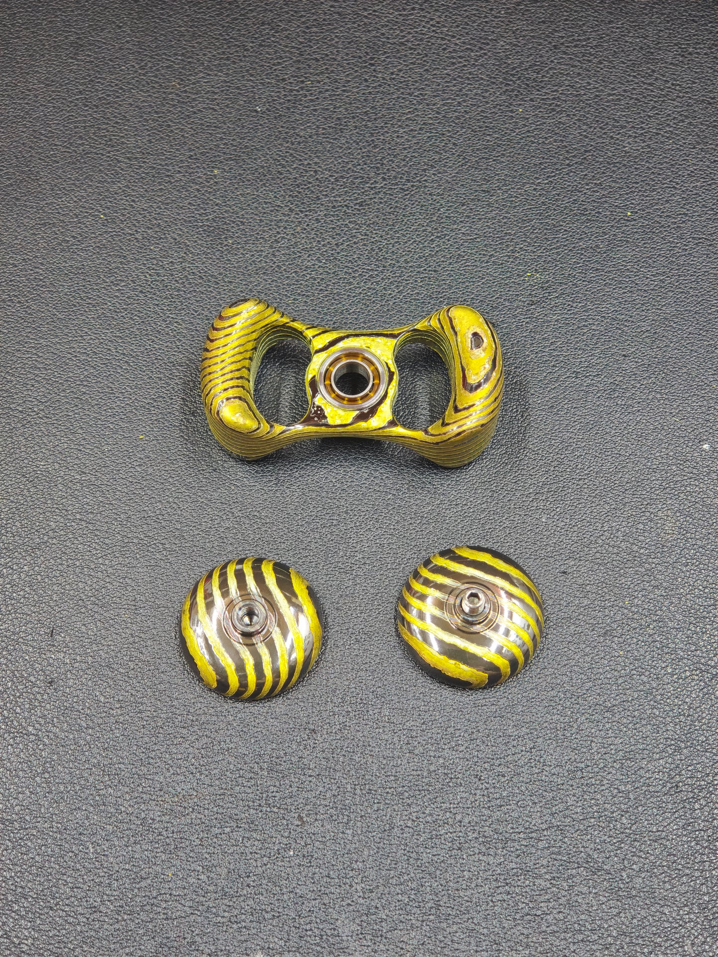 Two-Leaf Horizon Zircuti