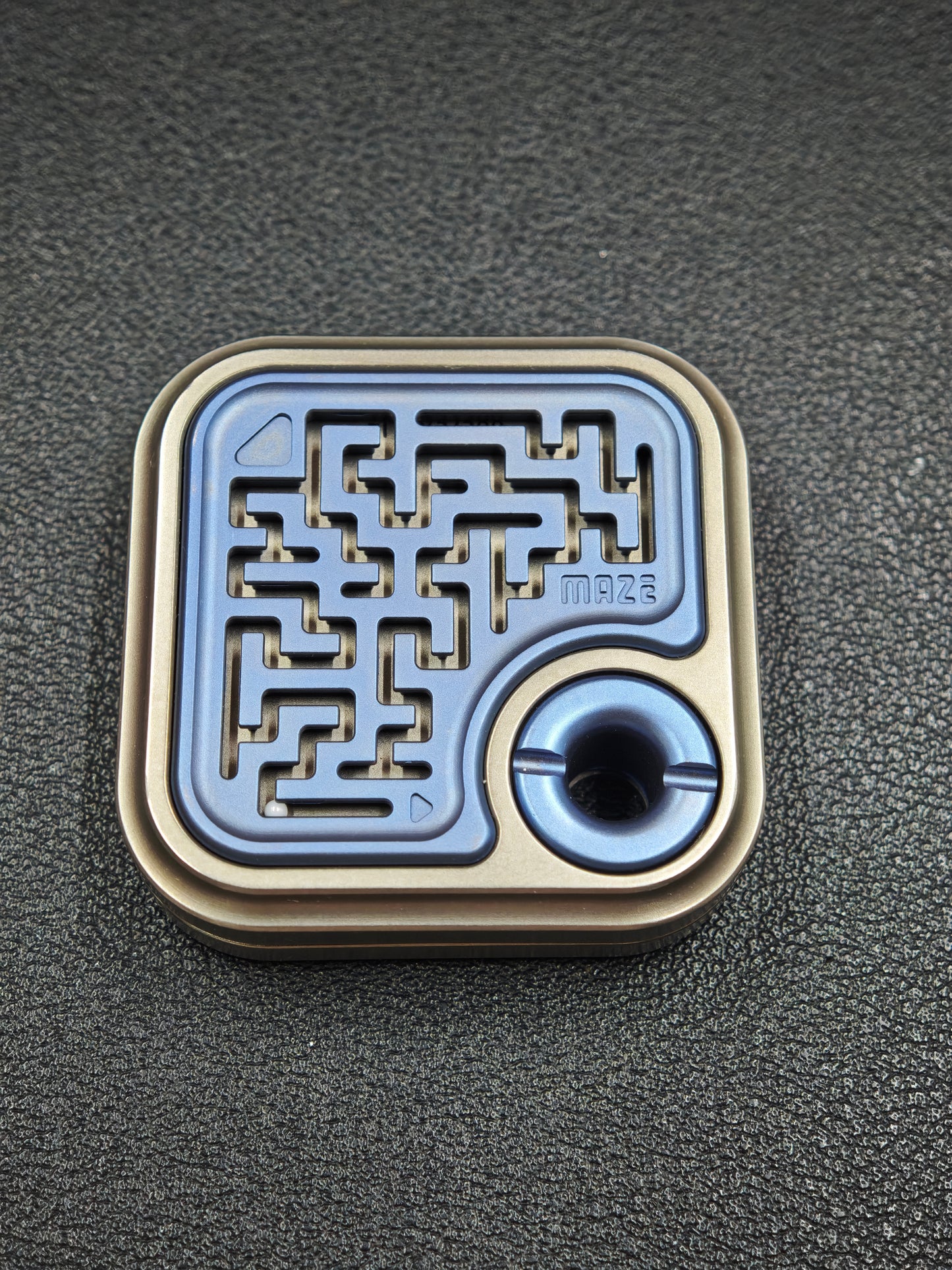 MAZE BLOCK Titanium