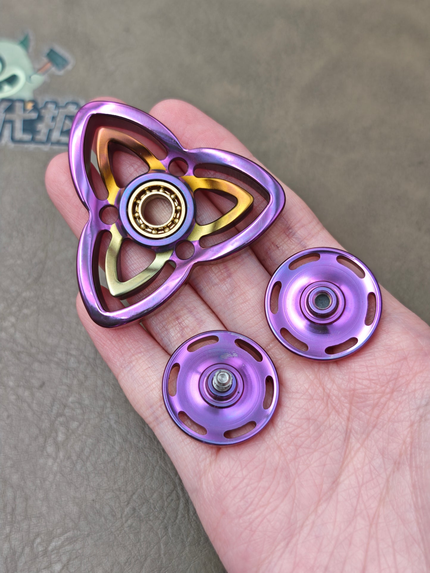 Twin Shadow Zirconium