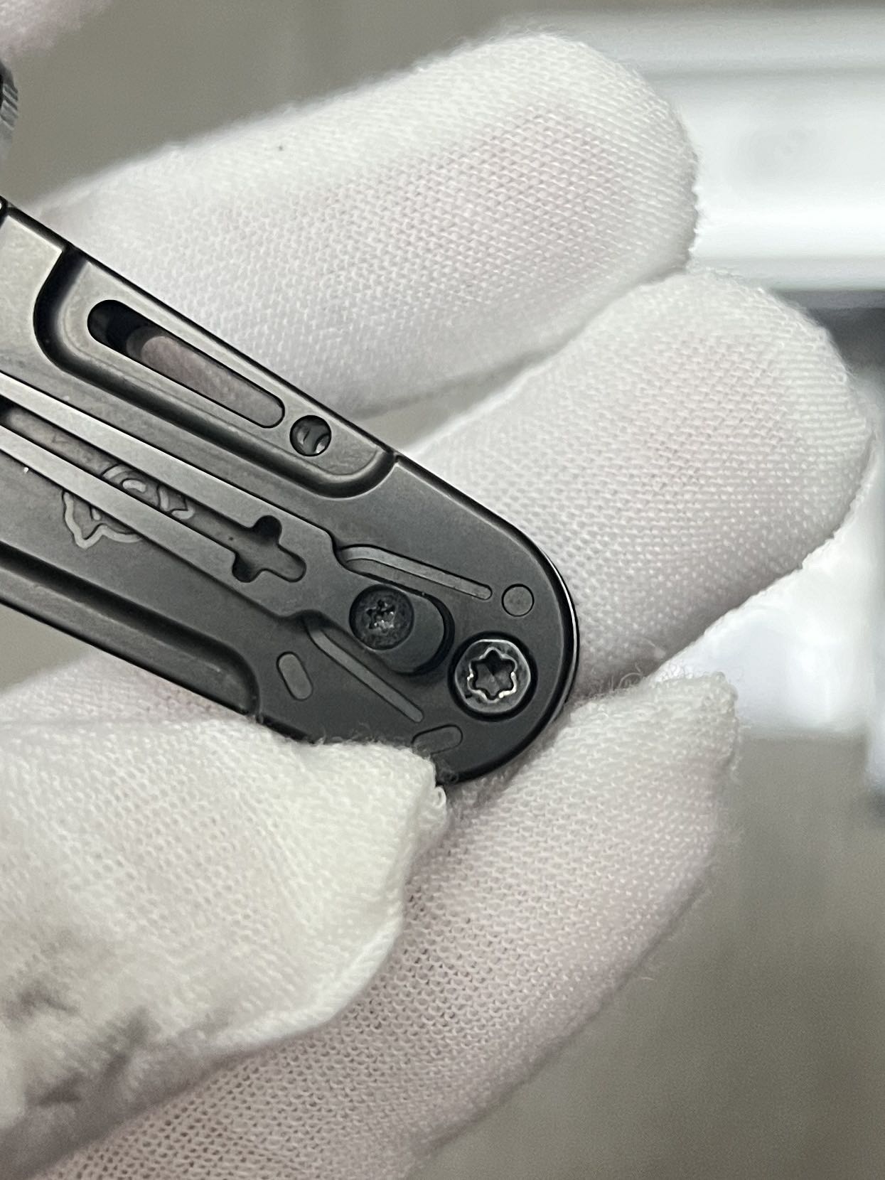 Dimension Slash Pry Bar Titanium Limited Edition