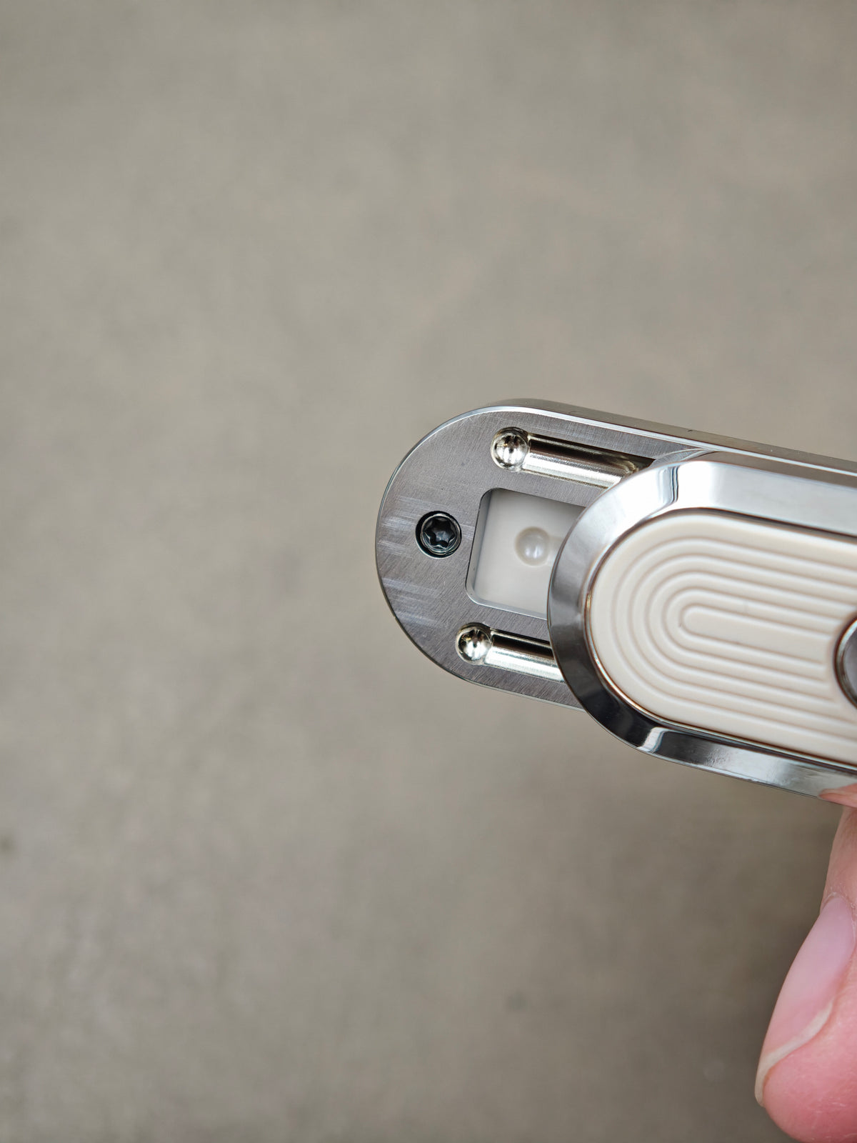 Pipa Plate Titanium Polished