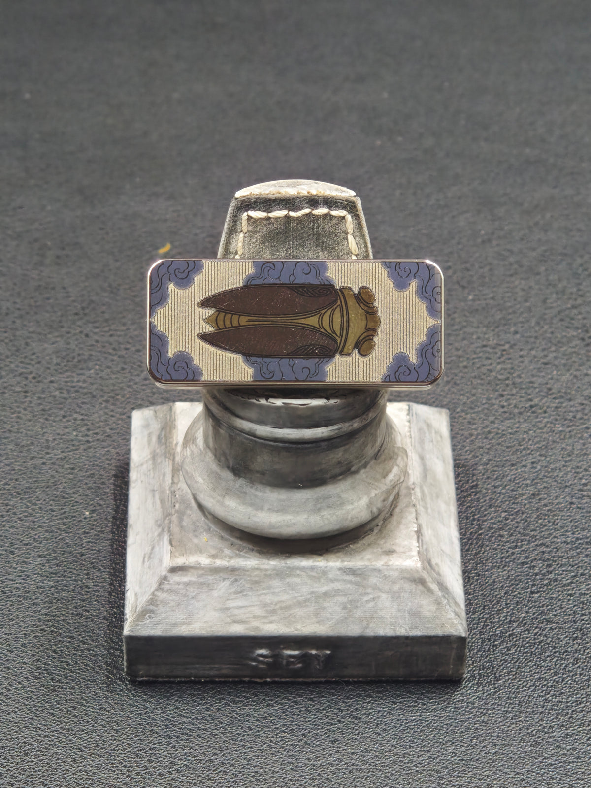Cicada Chant Spring Titanium