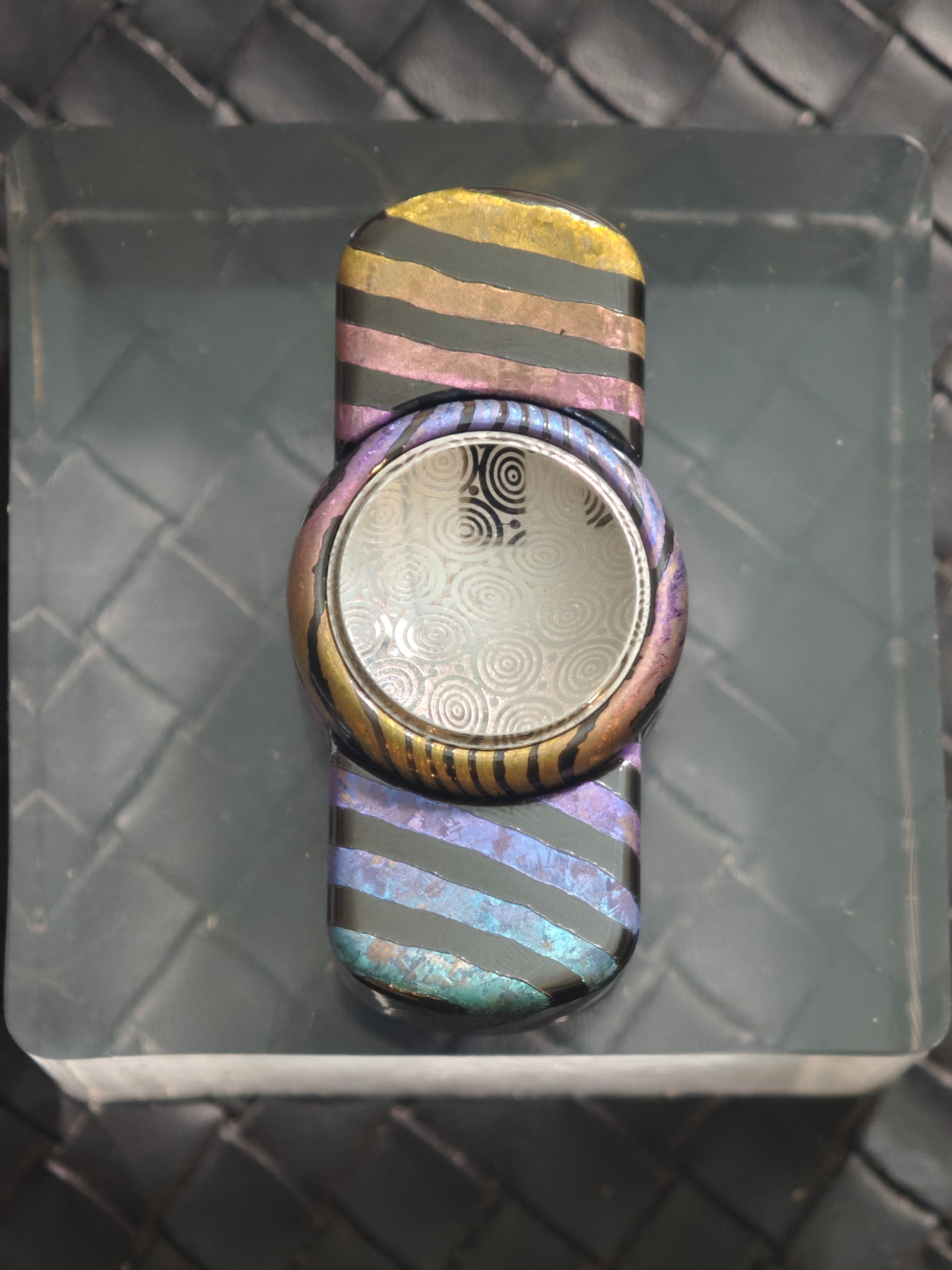 Floating Shadow Max Zircuti