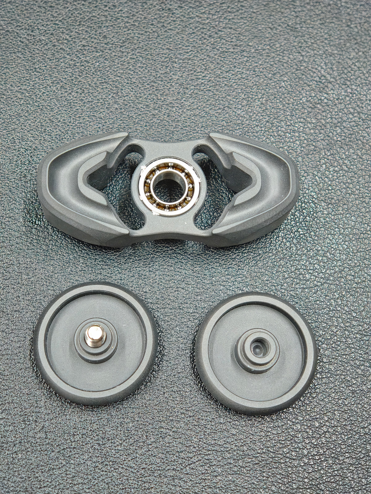 Pan Yixian Zirconium Color-Anodized Blasted