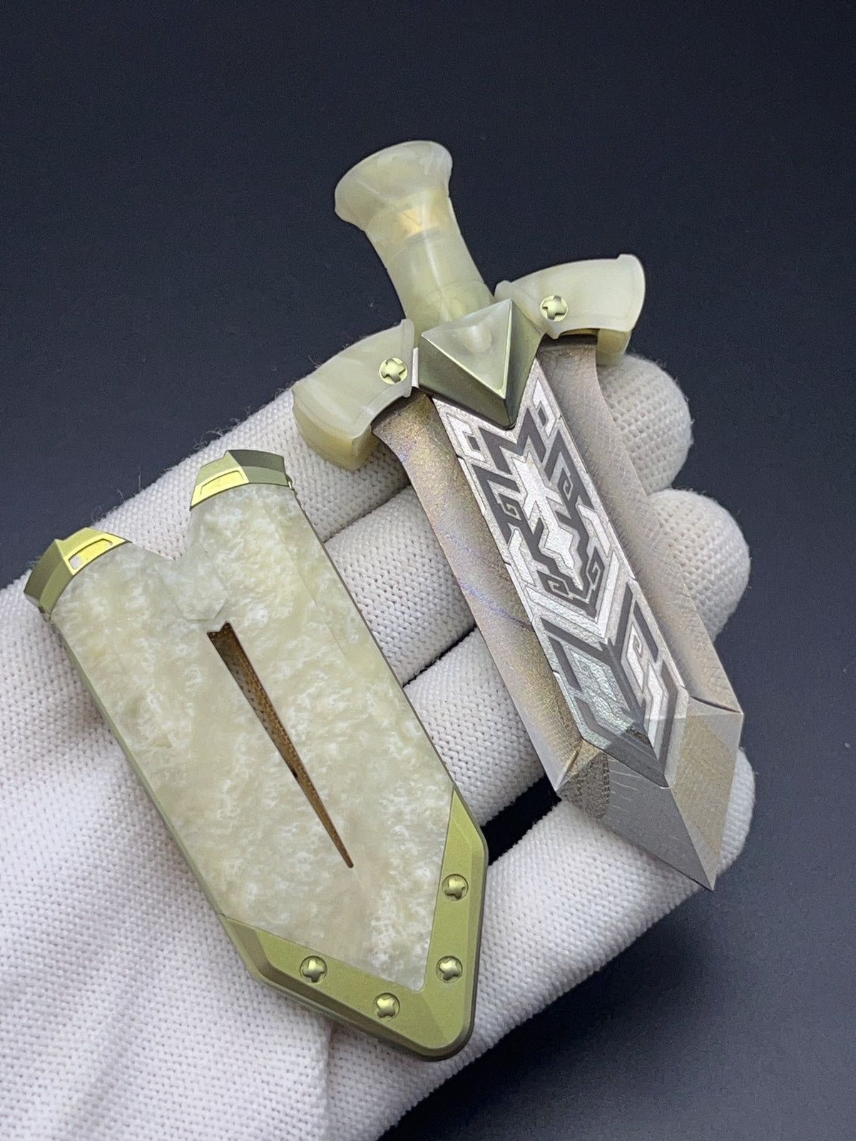 Aroundight G10
