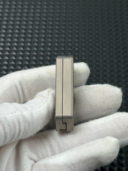 Plane Titanium
