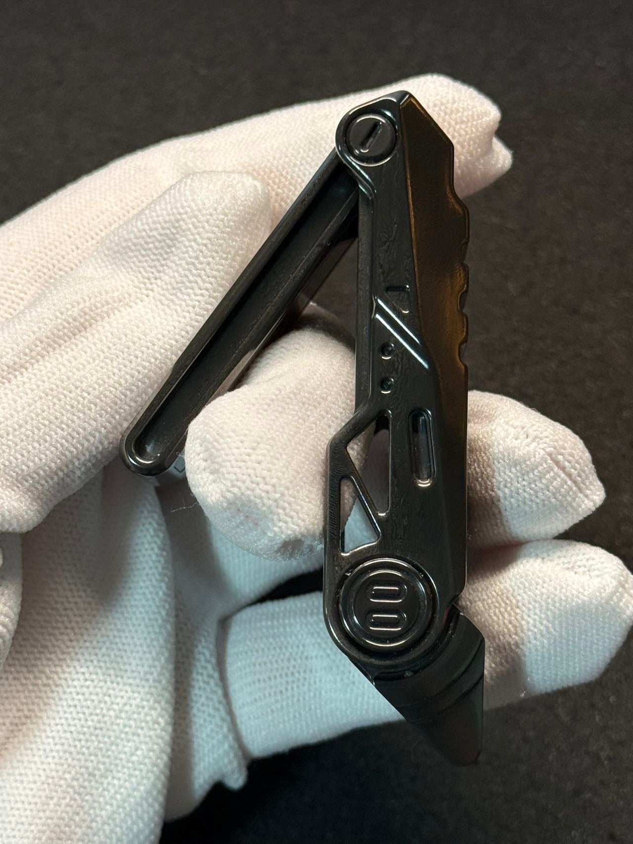Razor Zirconium