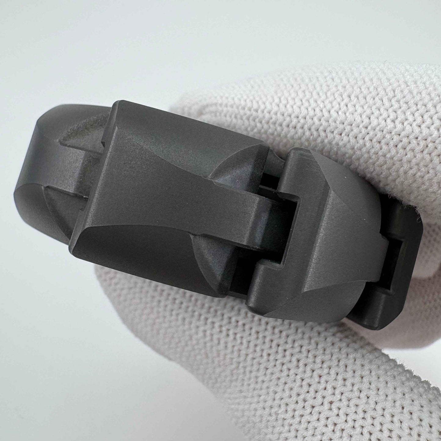 Eight Armor Initial Link Zirconium