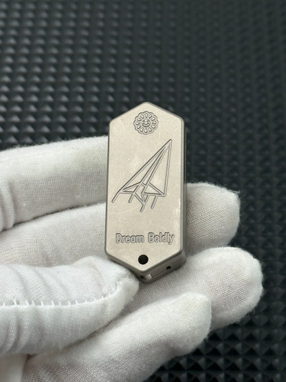 Plane Titanium