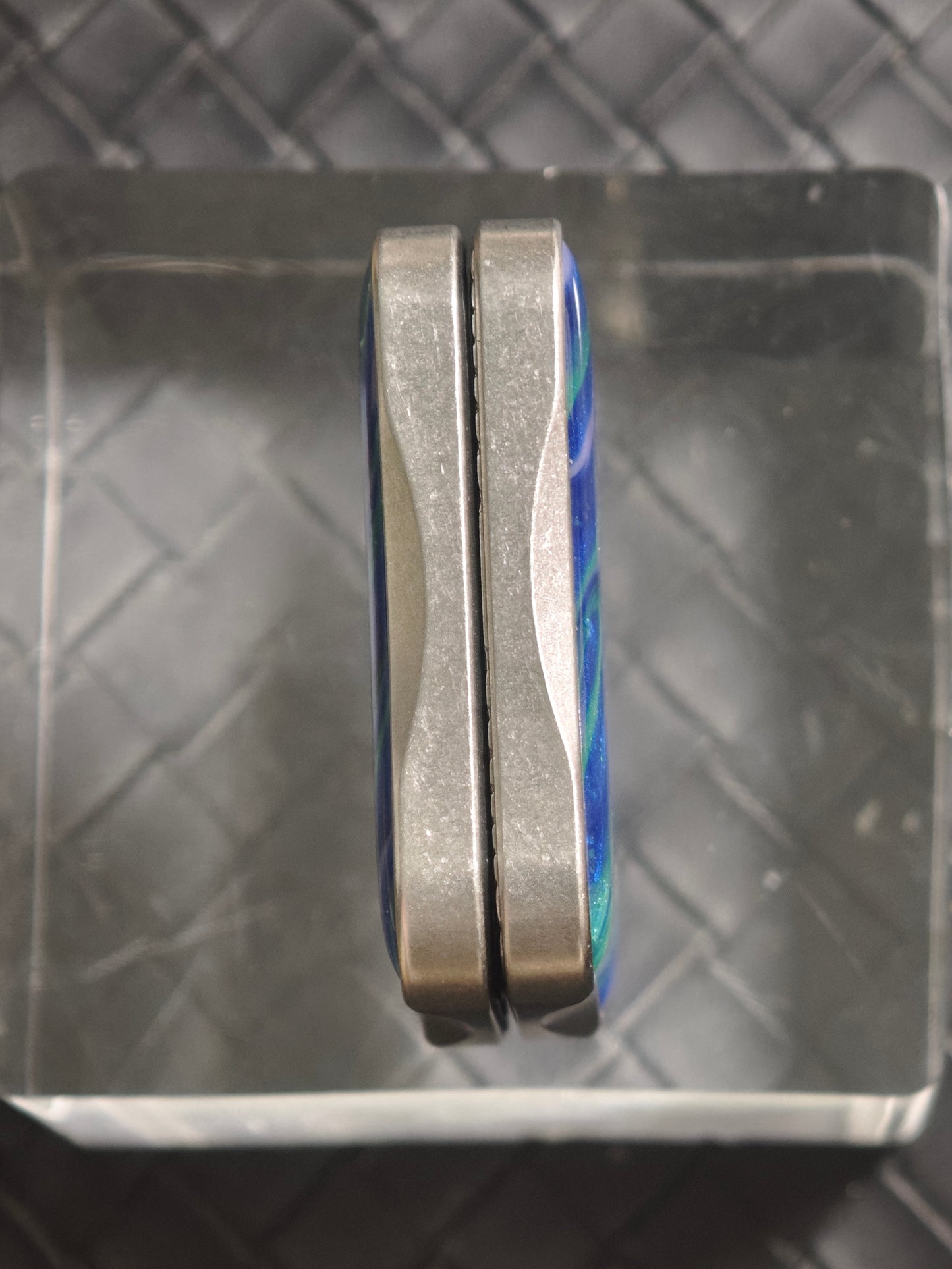 Aura Sand Stainless Steel