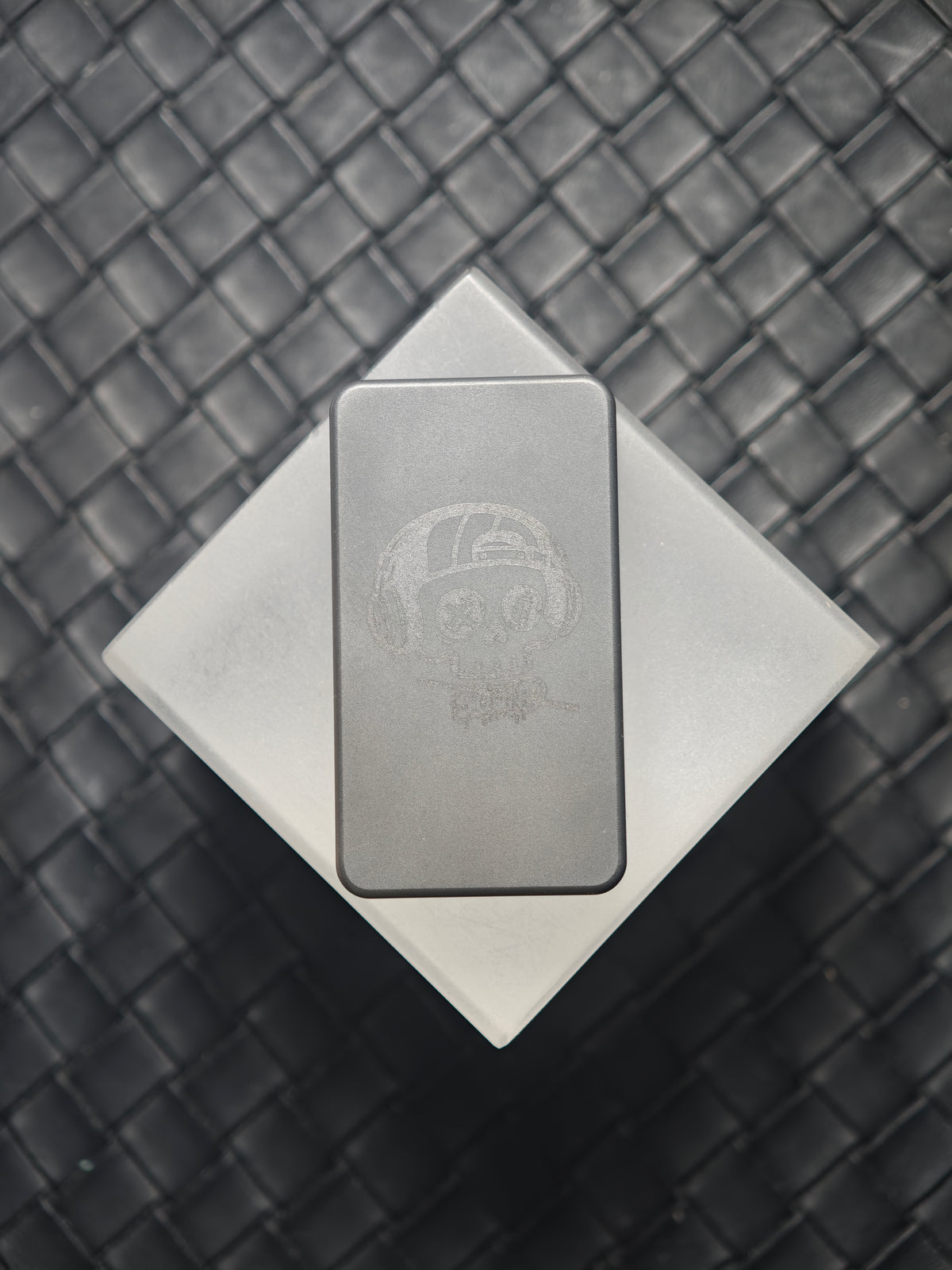 Mute Zirconium