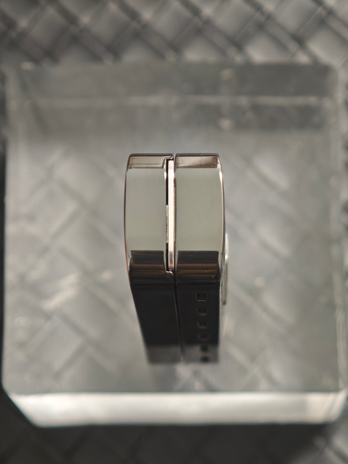 Feng Ling Zirconium Polished