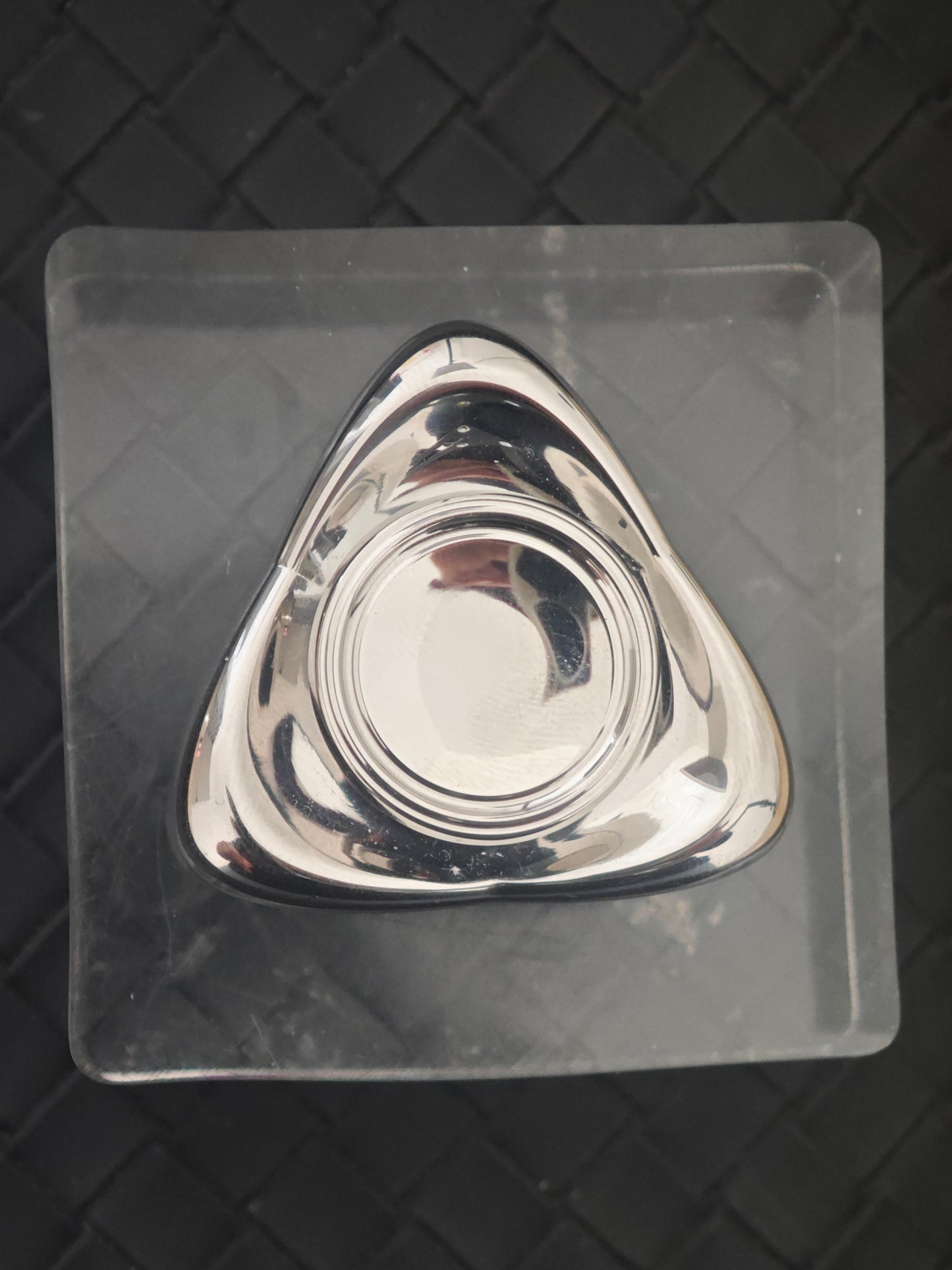 Crossing Stainless Steel Polished