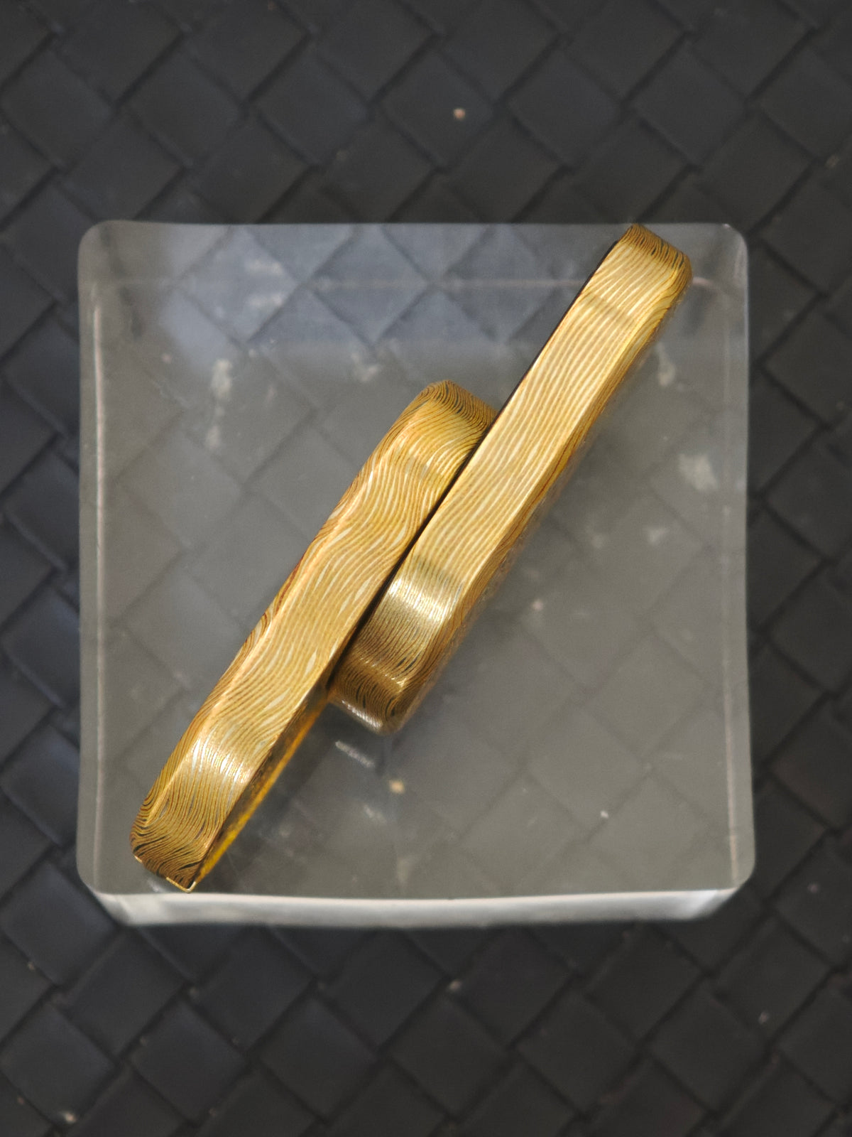 F2.9 Mokume