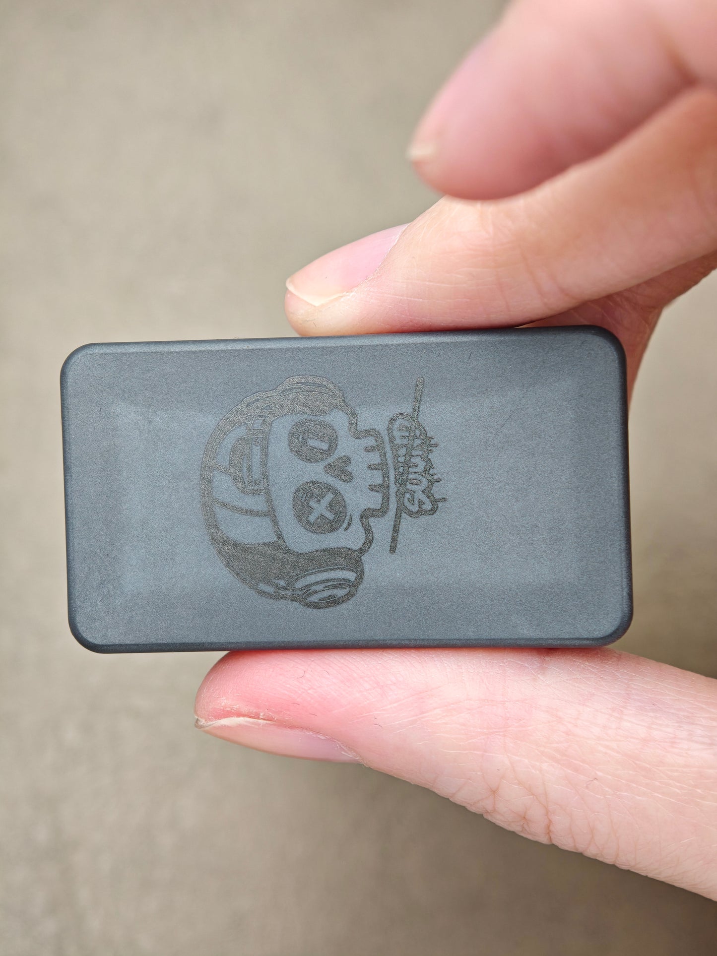 Mute Zirconium