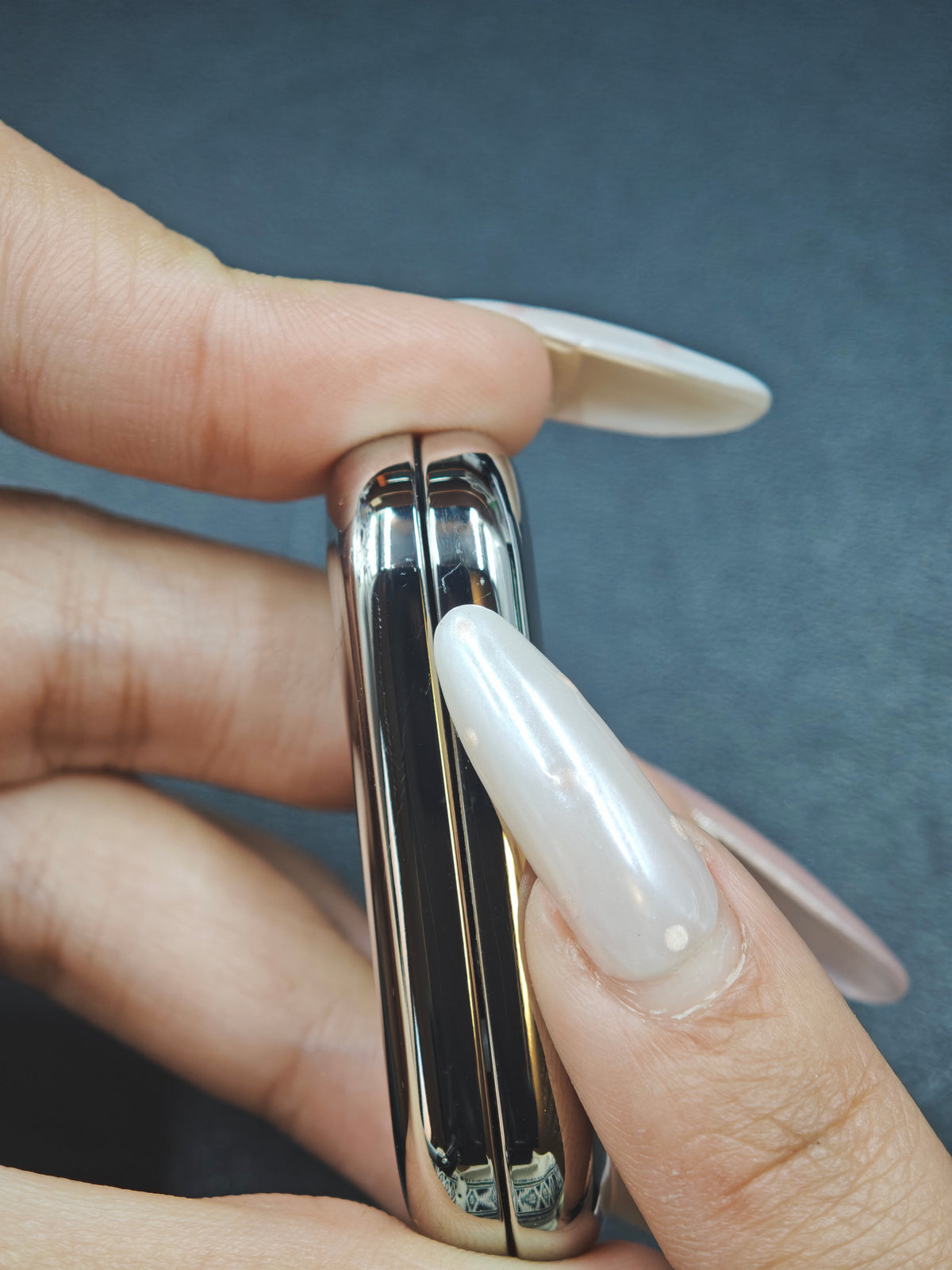 Floating Cloud Titanium