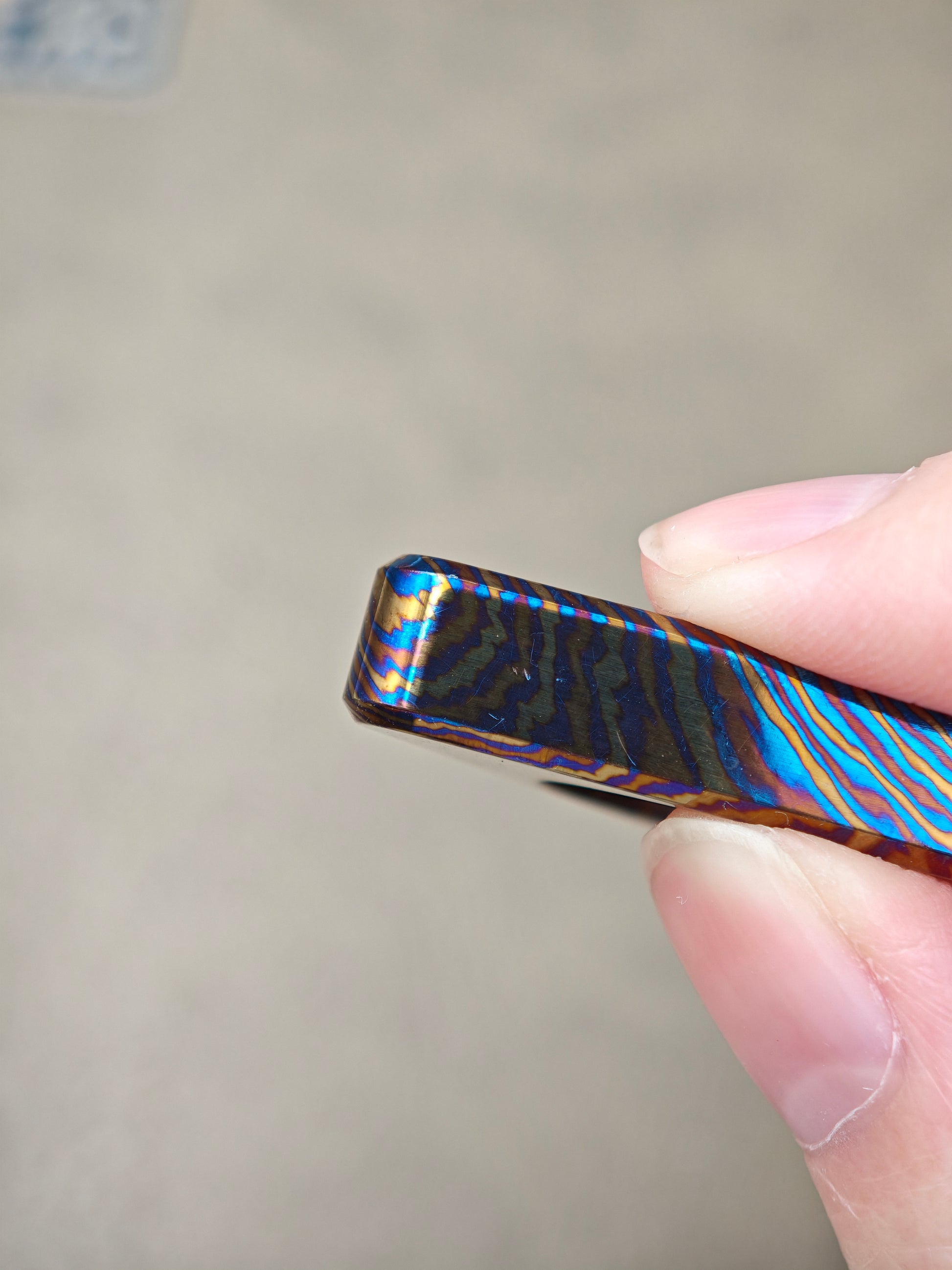Little Triangle Titanium PEI Mokuti