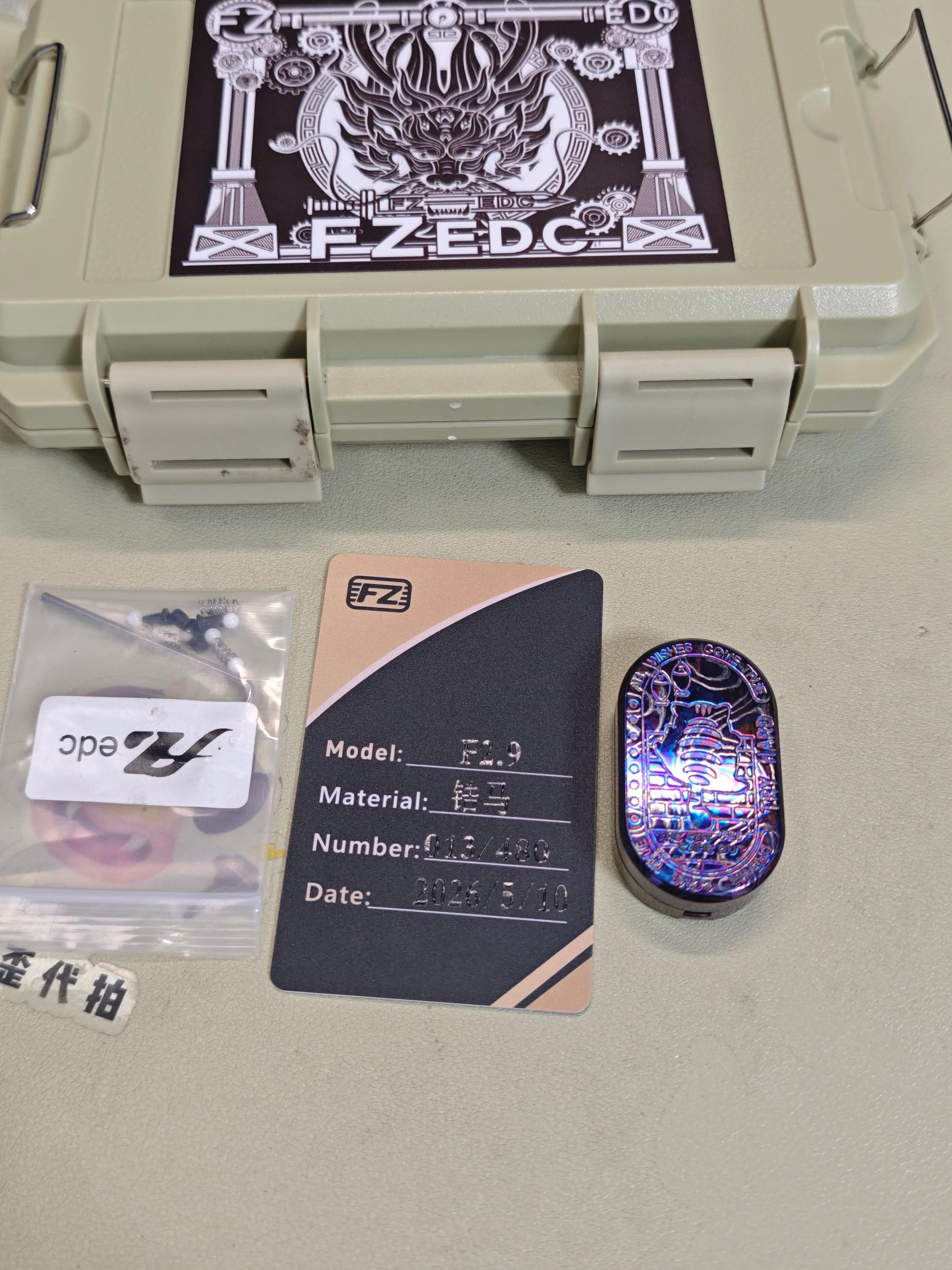 F2.9 Zircuti