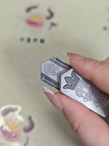 Plane Titanium
