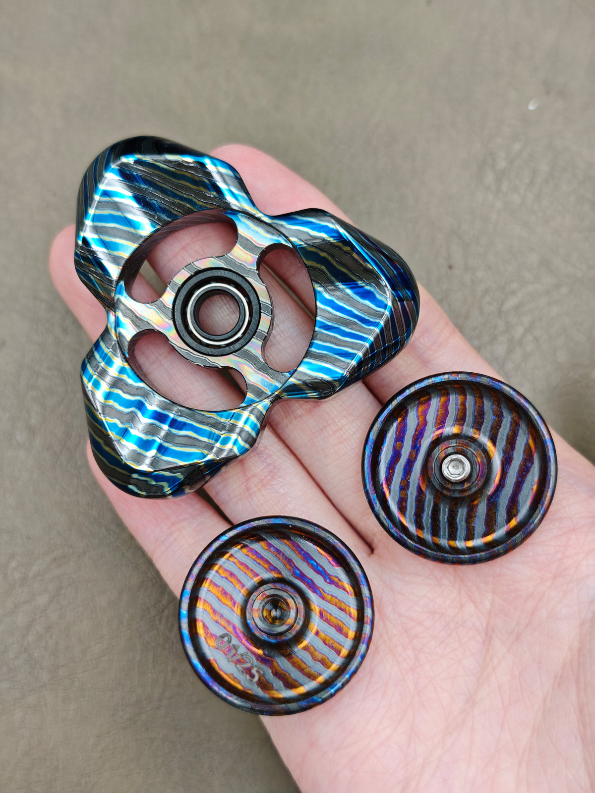 Feather Zircuti