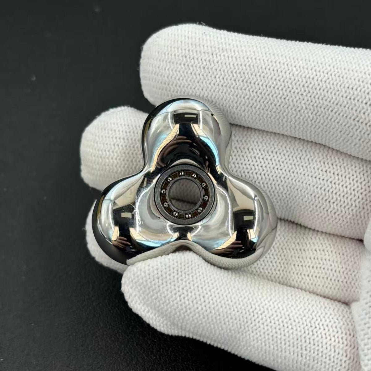 Three-Leaf Cell Stainless Steel Polished