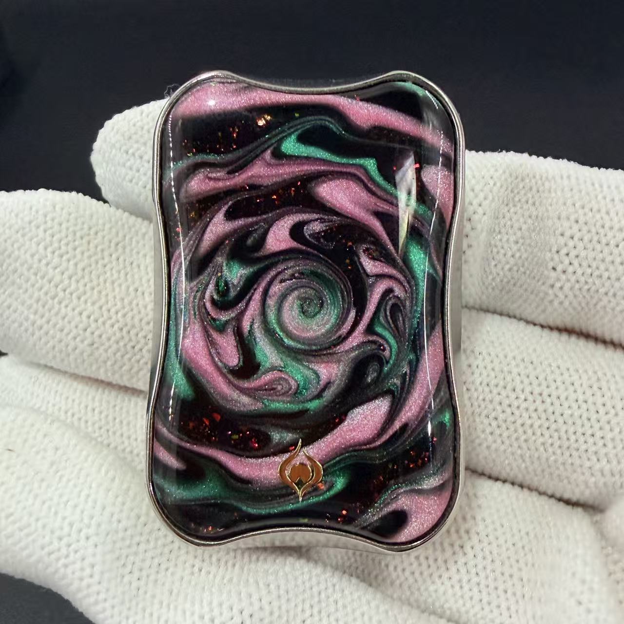 Aura Sand Titanium