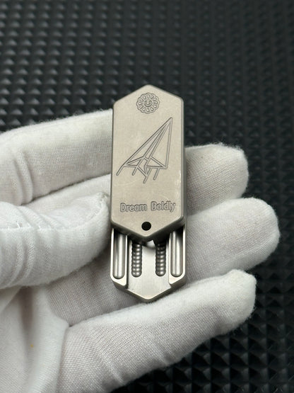 Plane Titanium