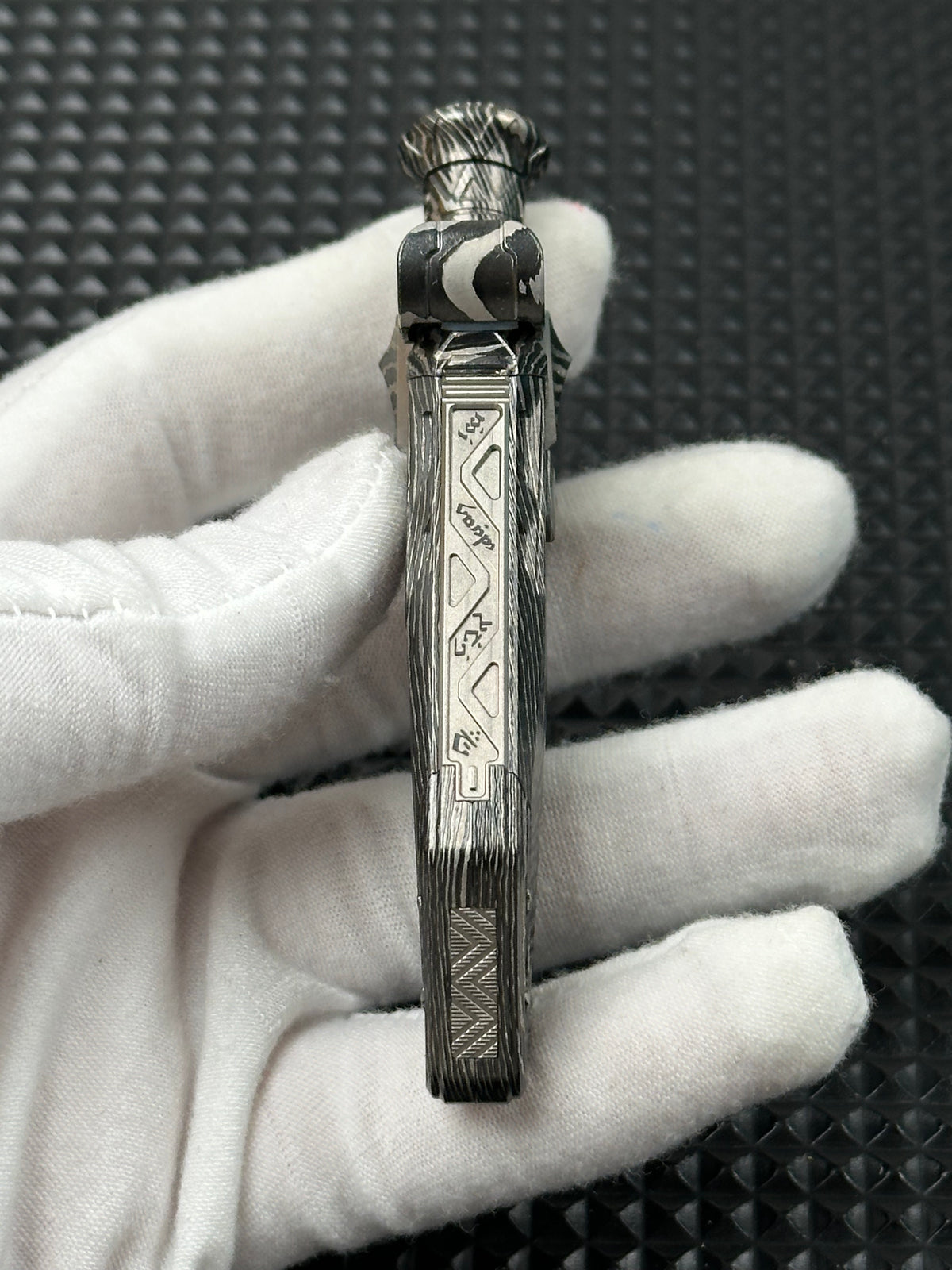 White Tiger Lake Sword Zircuti