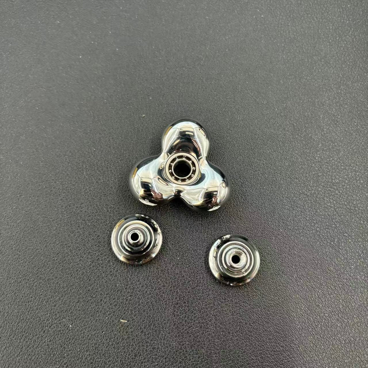 Three-Leaf Cell Stainless Steel Polished