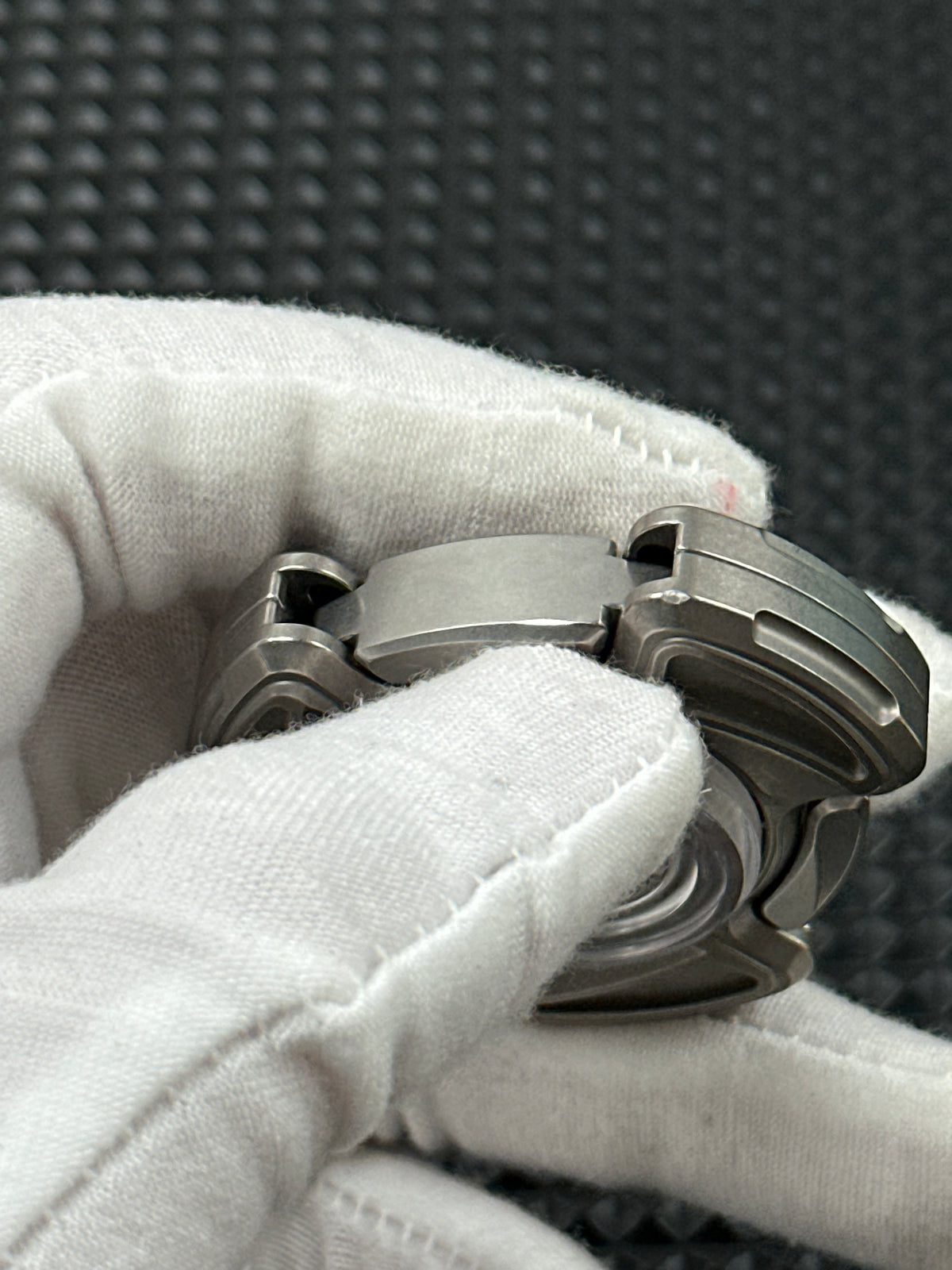 Radiation Pro Shell Opening Titanium